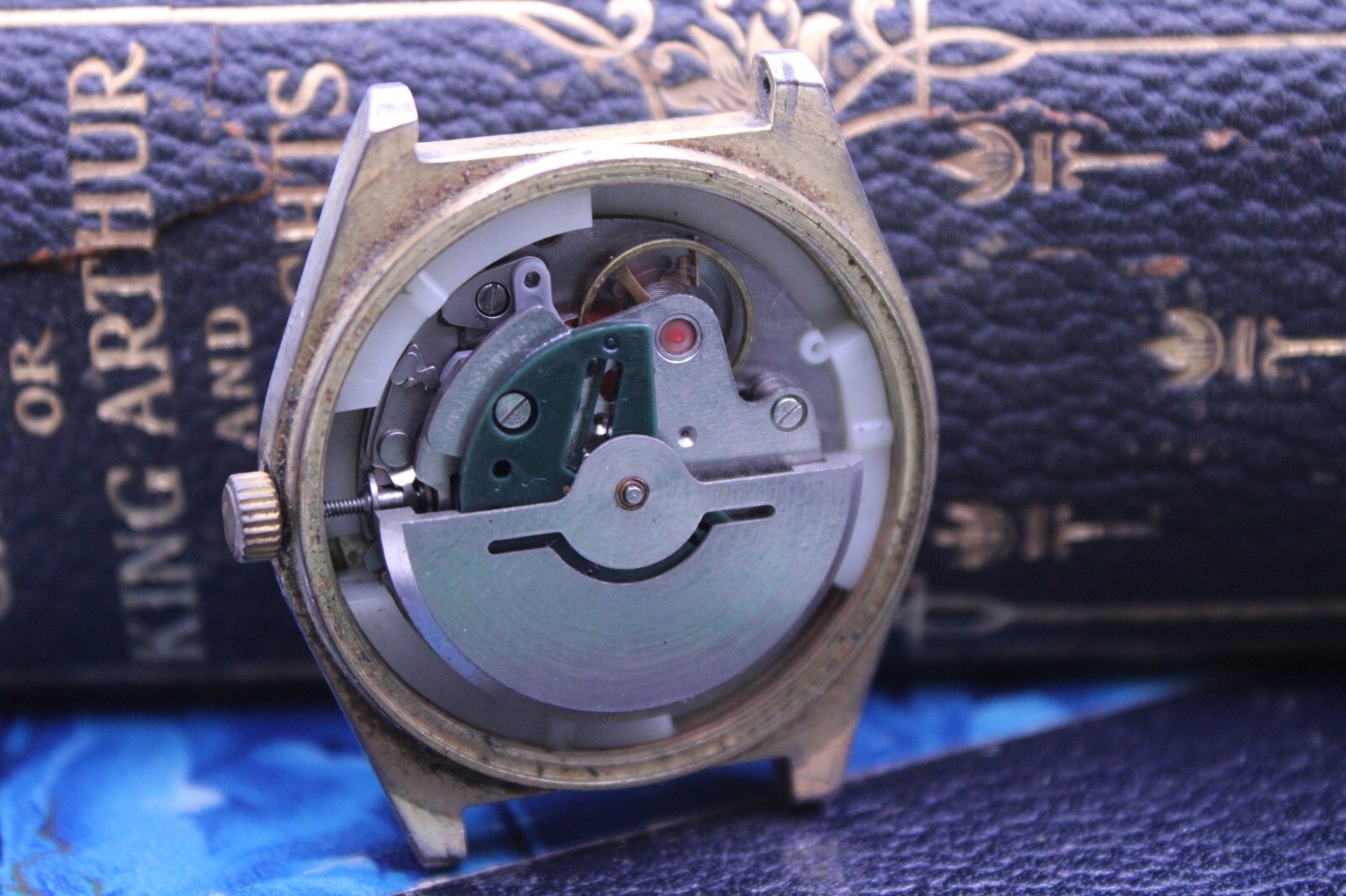 Q&Q JAPAN CBM CORP. AUTOMATIC WRIST WATCH 35.6mm 18.2mm LUG FOR REPAIR (BU)