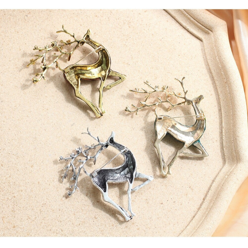 Christmas Deer Brooch Enamel Reindeer Cute Beautiful Animal Pin Jewelry Pins