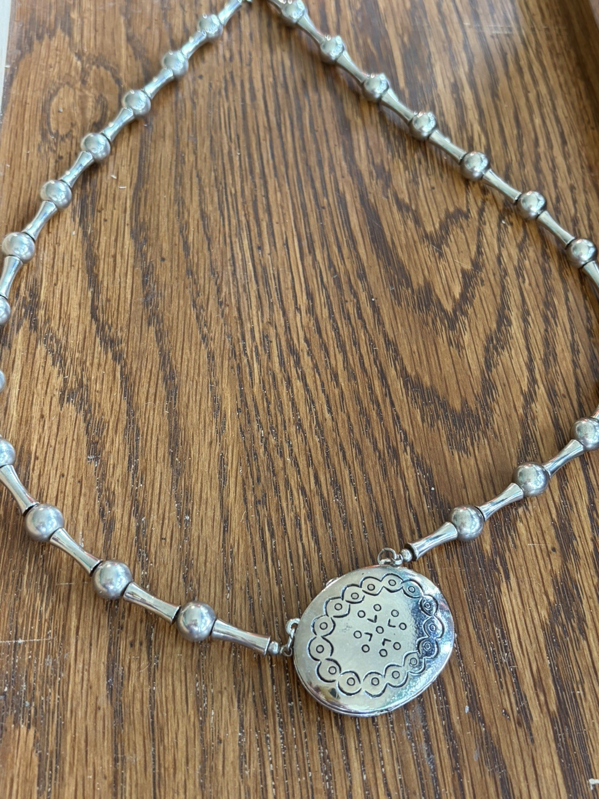 Vtg Estee Lauder 1973 Moonsilver Perfume Locket Pendant Necklace Collectible