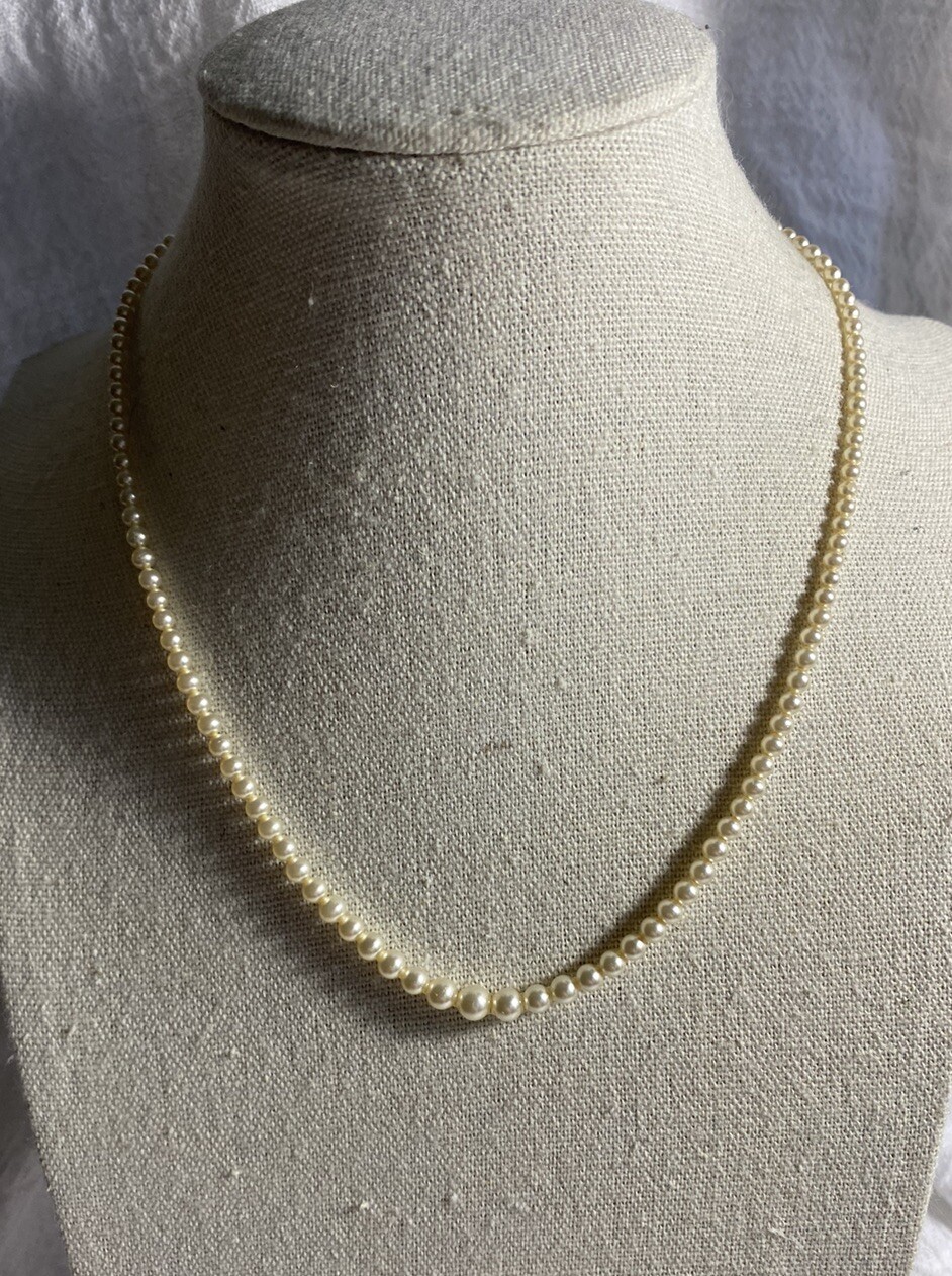 Vintage Graduating Faux Pearl Necklace Silver Tone Rhinestone Push Lock Closure