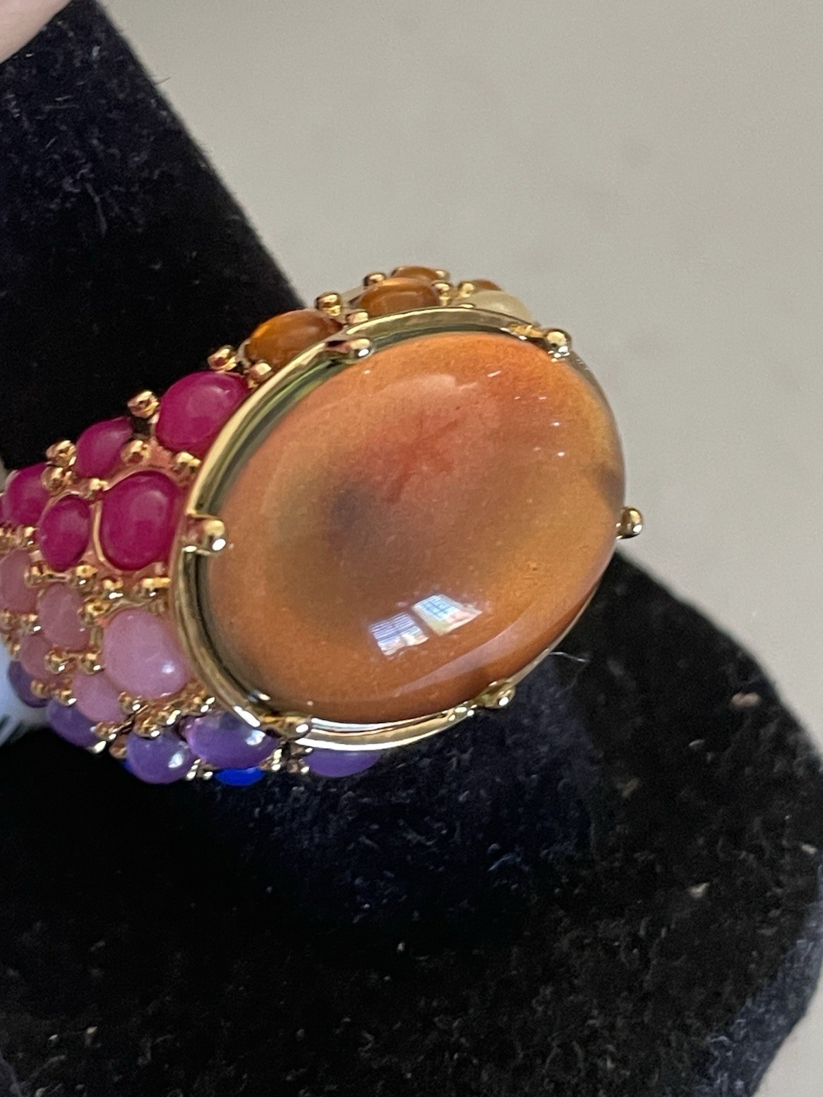 KURT GEIGER LONDON GOLD TONE LARGE OVAL MOOD RING IN MULTI 8