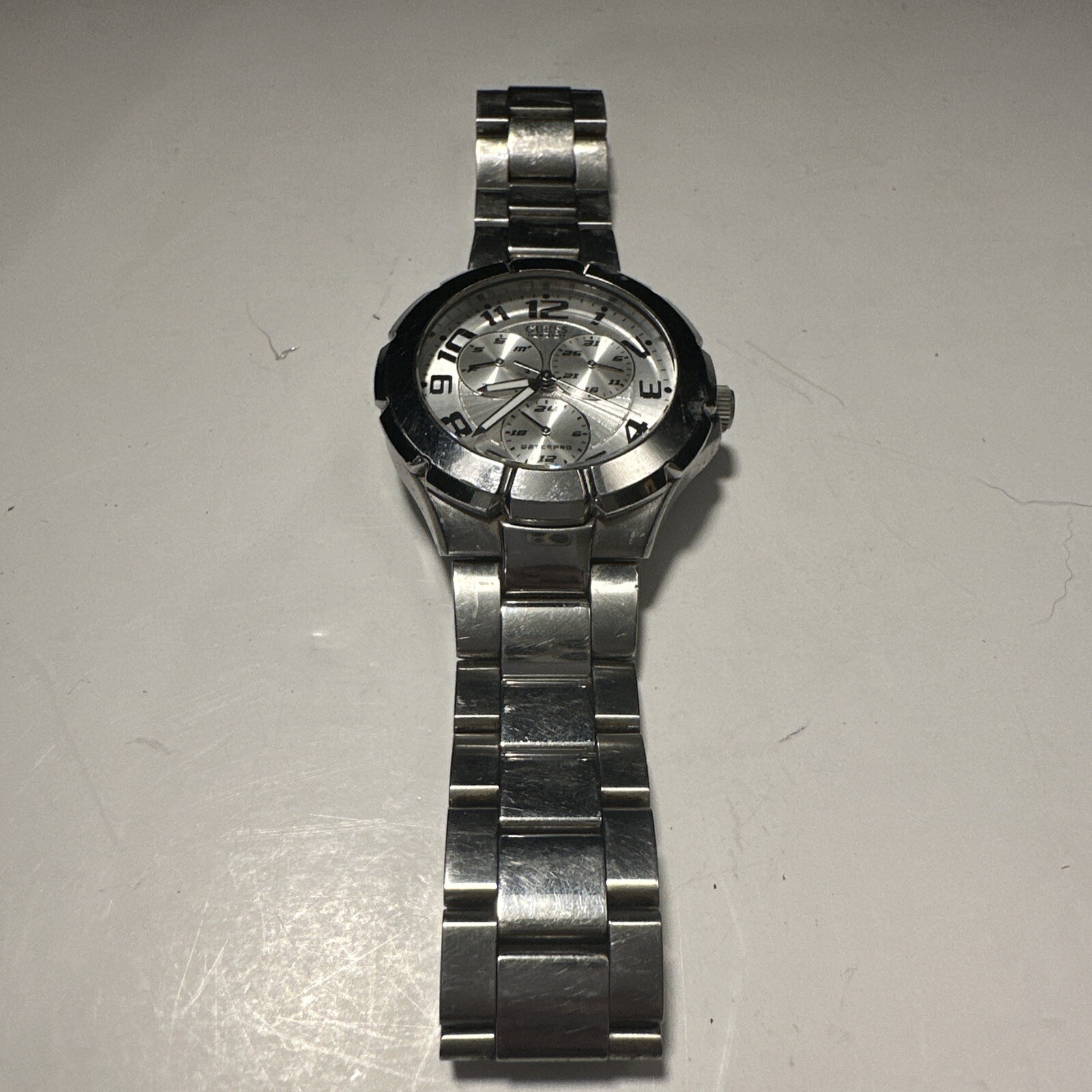 GUESS WATERPRO Water Resistance 100m/330ft Men’s Watch Preowned