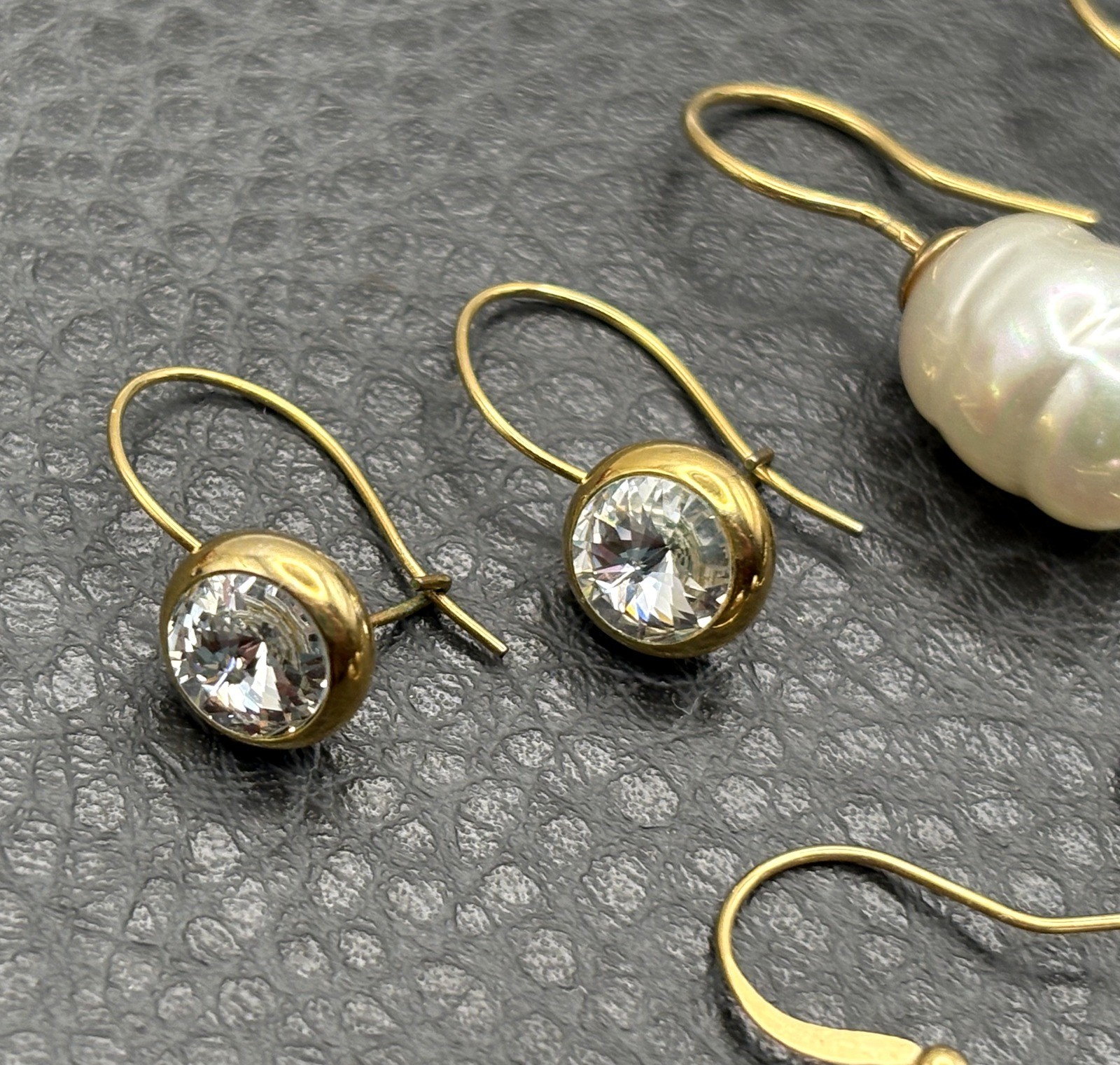 Lot Of 5 Pairs Gold Tone Pearl & Crystal Drop Dangle Hoop Earrings Set