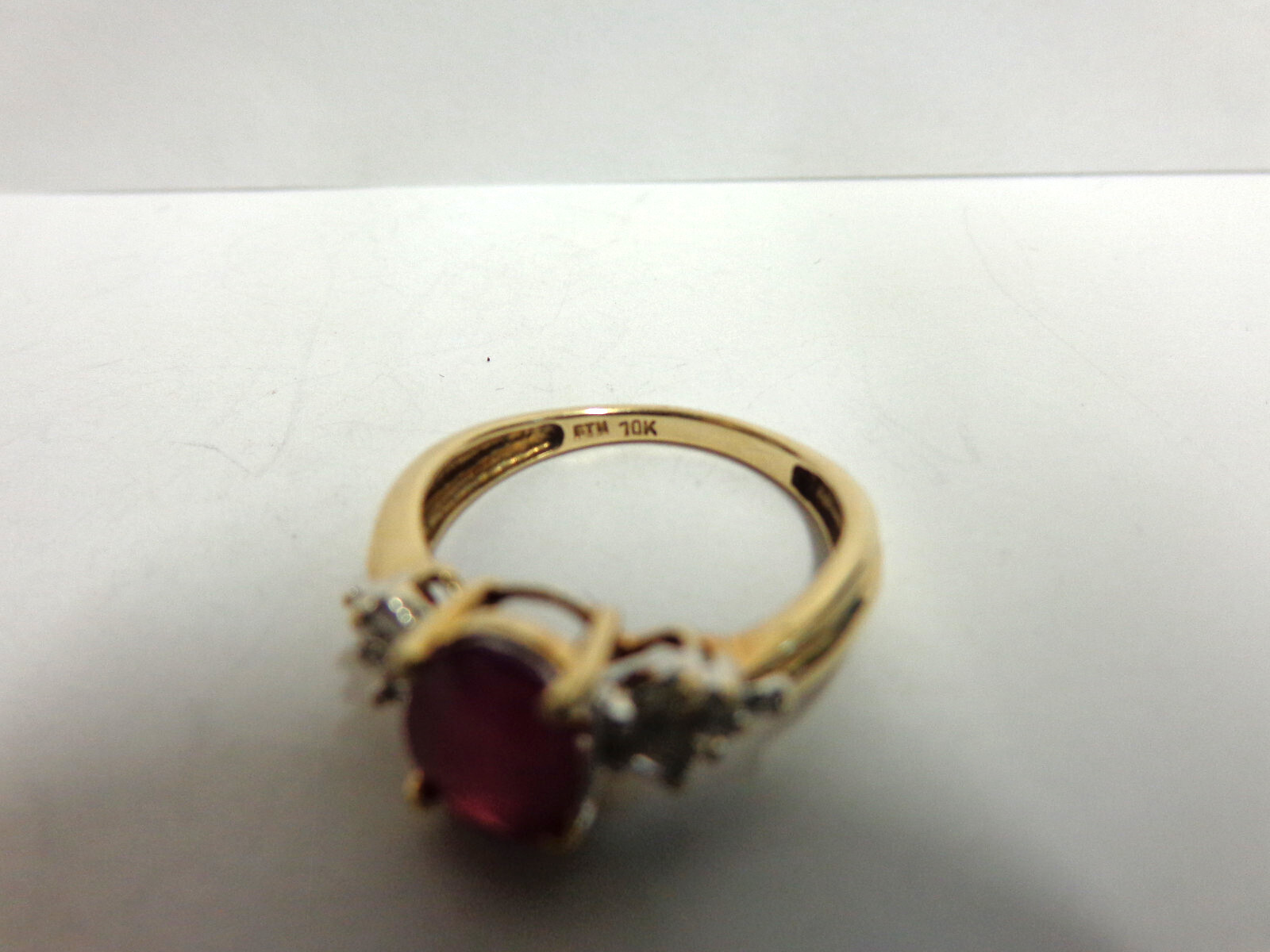 10kt yellow gold ruby/diamond ring sz 7 wgt 2.4 grams tcw 1.12 solitaire/accents
