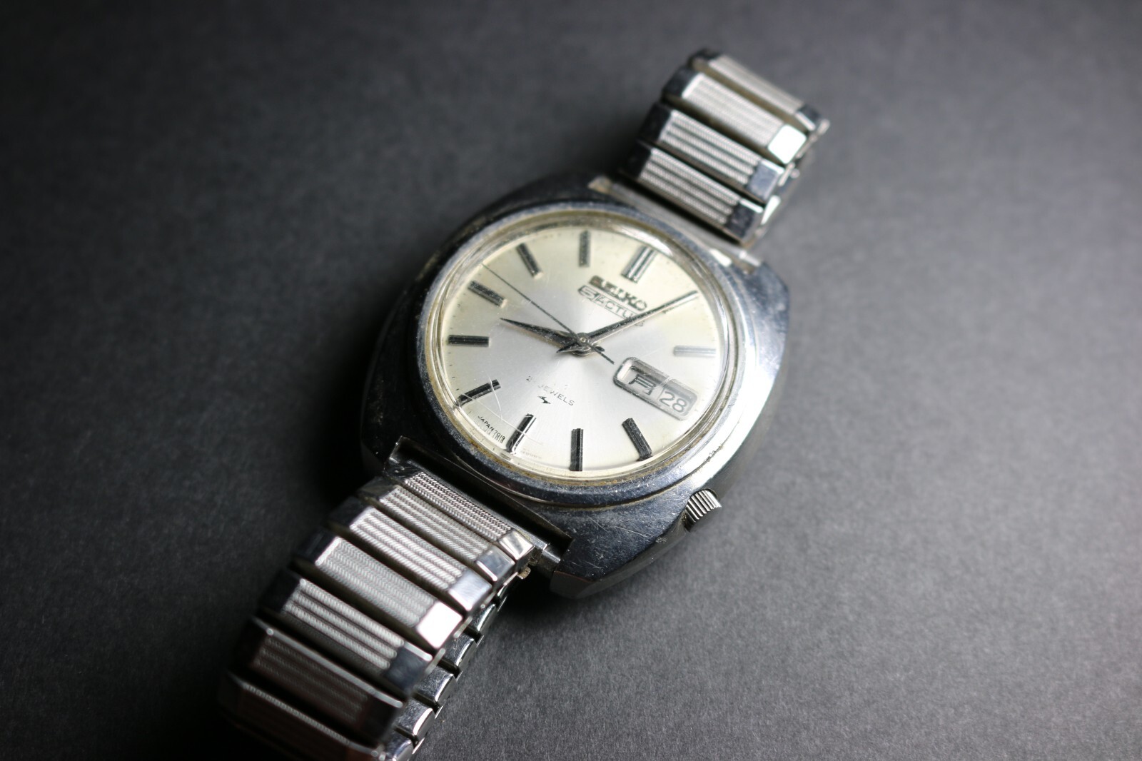 Vintage Seiko 5 Actus 21 Jewels wrist watch 7019-7000 031610 silver dial WORKS