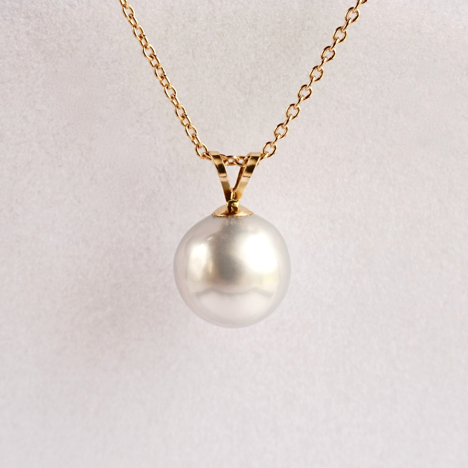 10.2MM Silver-Gray Tahitian Cultured Pearl Pendant 18K Solid Yellow Gold