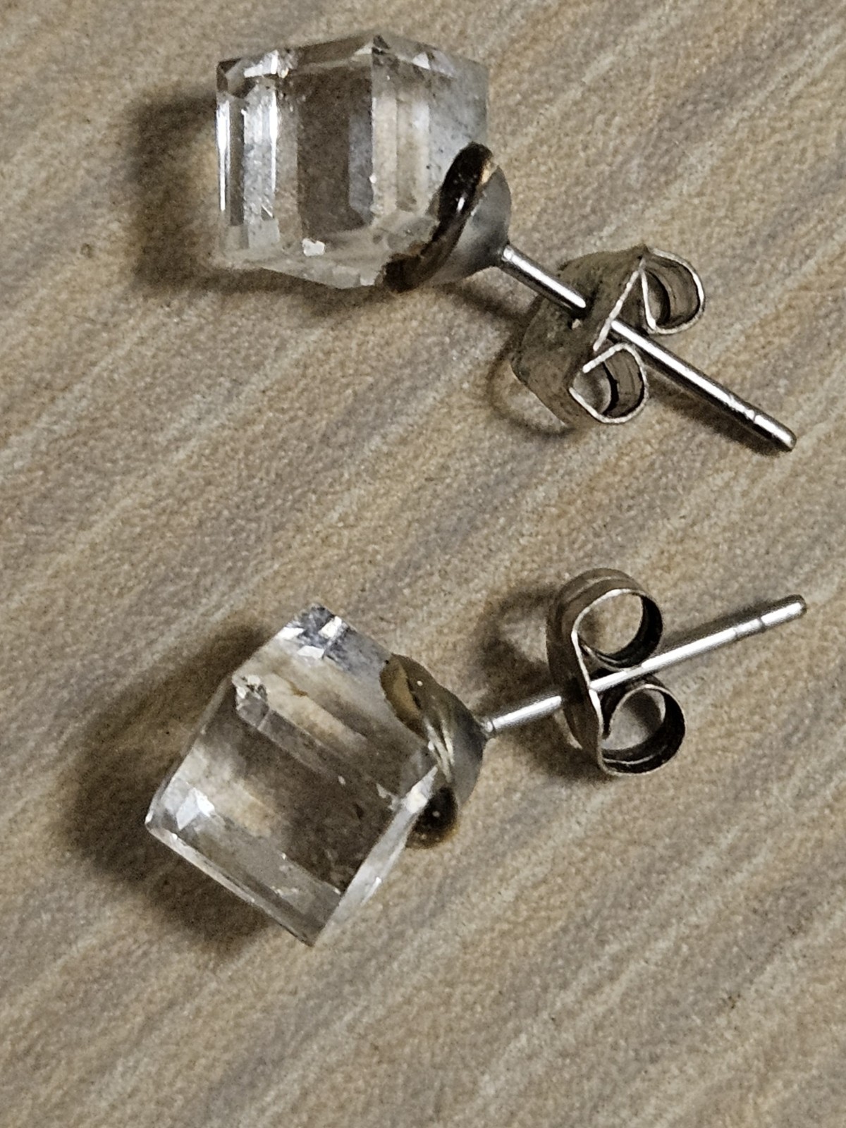 Beautiful Vintage Designer Earrings – crystals – Stud Cube