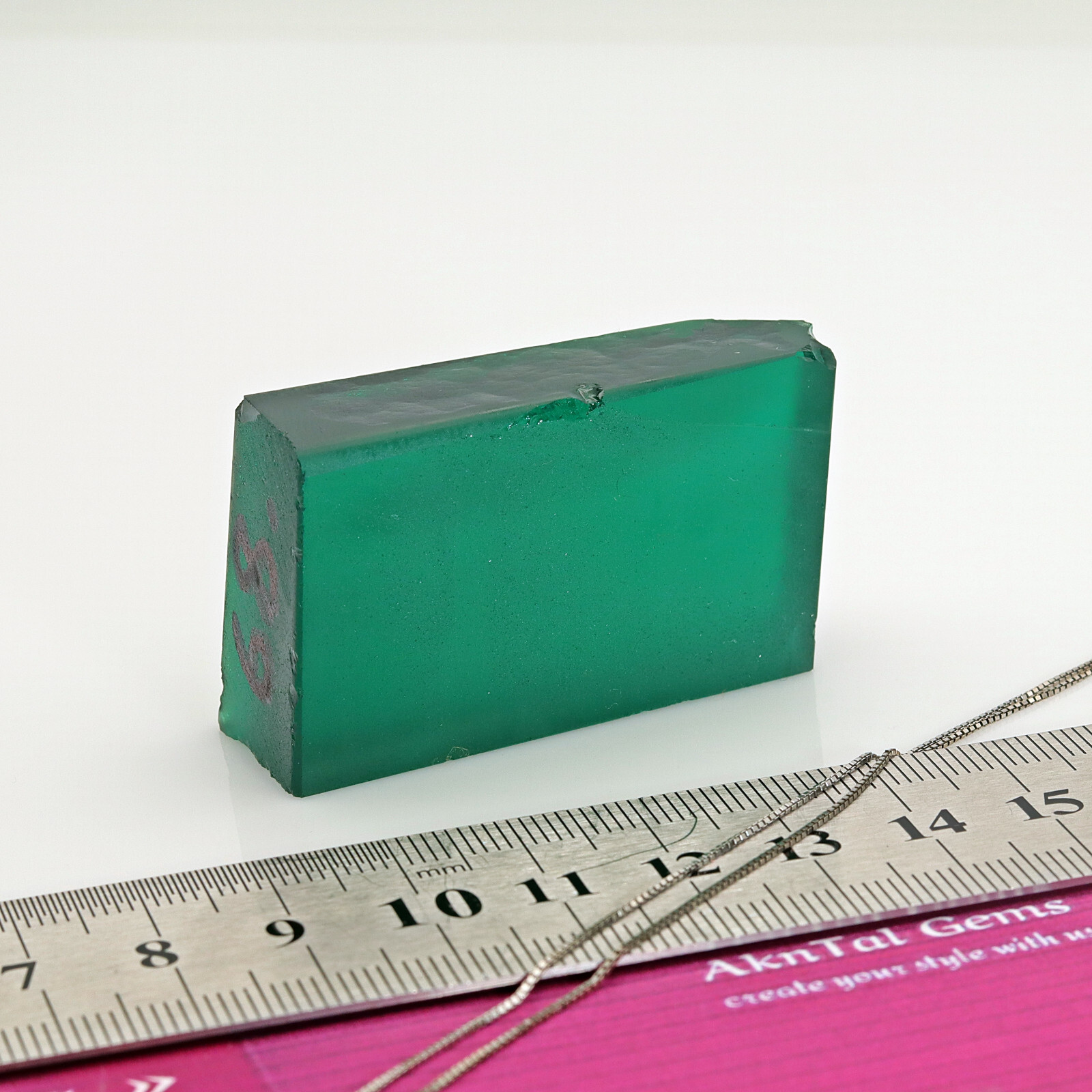 EMERALD GREEN MEDIUM HEAT RESISTANT NANO CRYSTAL GEMS FACETING GRADE ROUGH