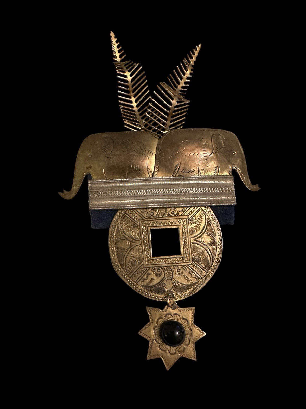 Vintage Rare Elephants Theme Brooch Inspired By South East Asia Mixed Materials