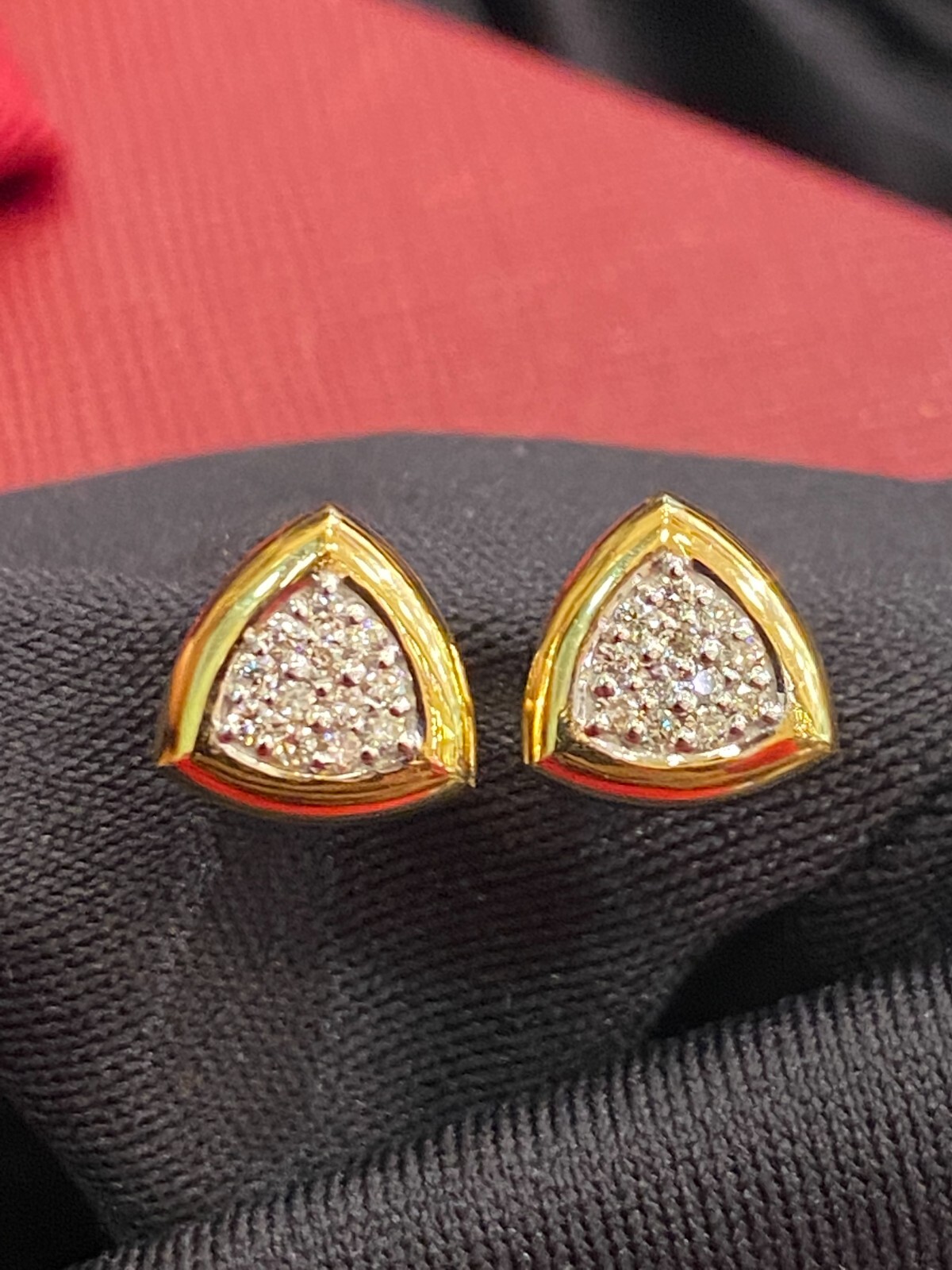 Stunning 0.27 Cts Round Brilliant Cut Natural Diamonds Stud Earrings In 14K Gold
