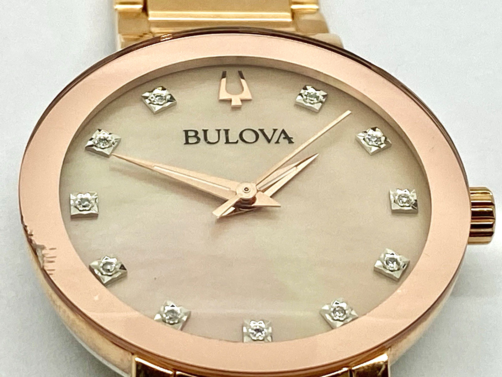 Bulova Women’s Watch 97P132 Diamond Quartz Broken Band Chipped FOR PARTS