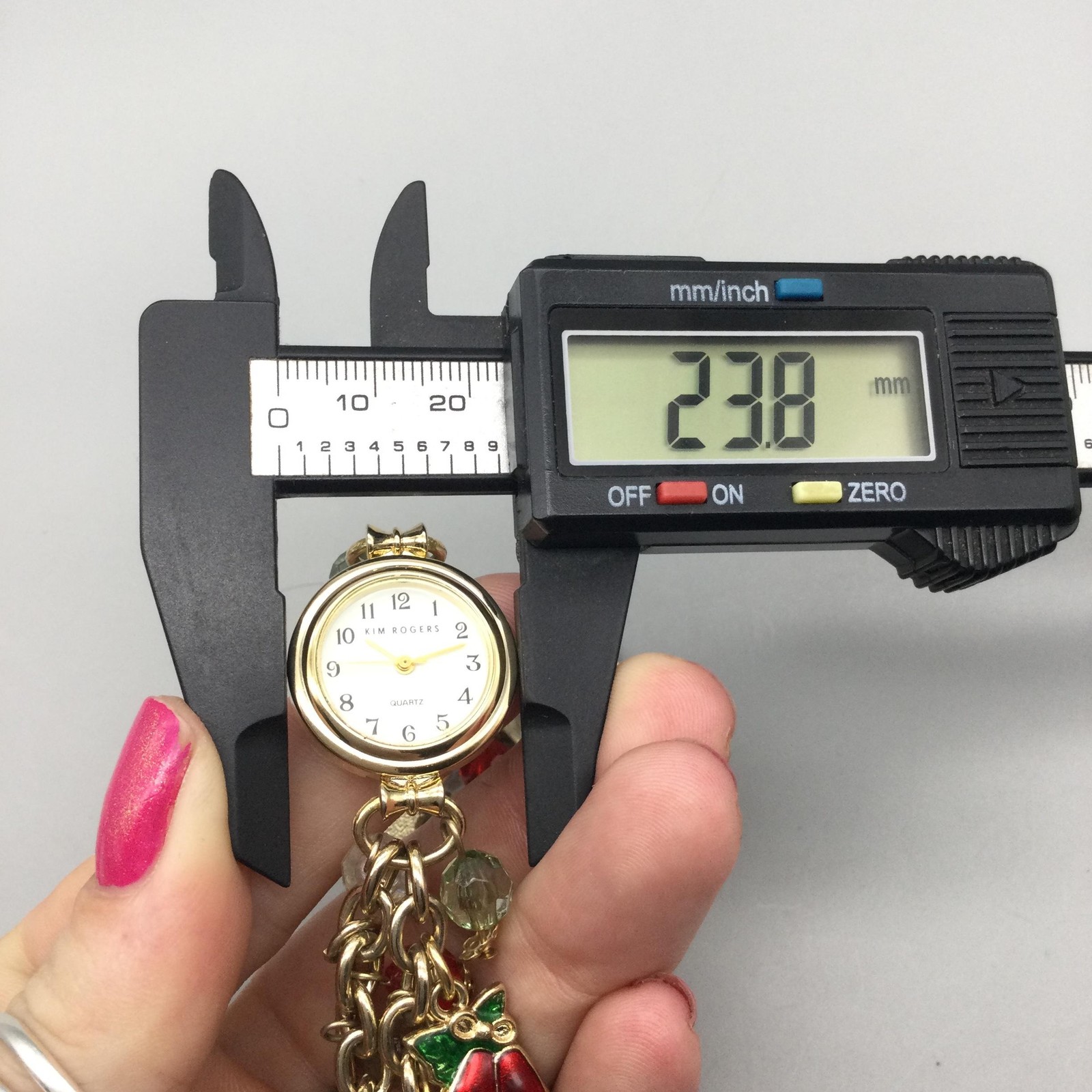 Kim Rogers Womens Watch 24mm Gold Tone Christmas Bracelet New Battery 7.25″