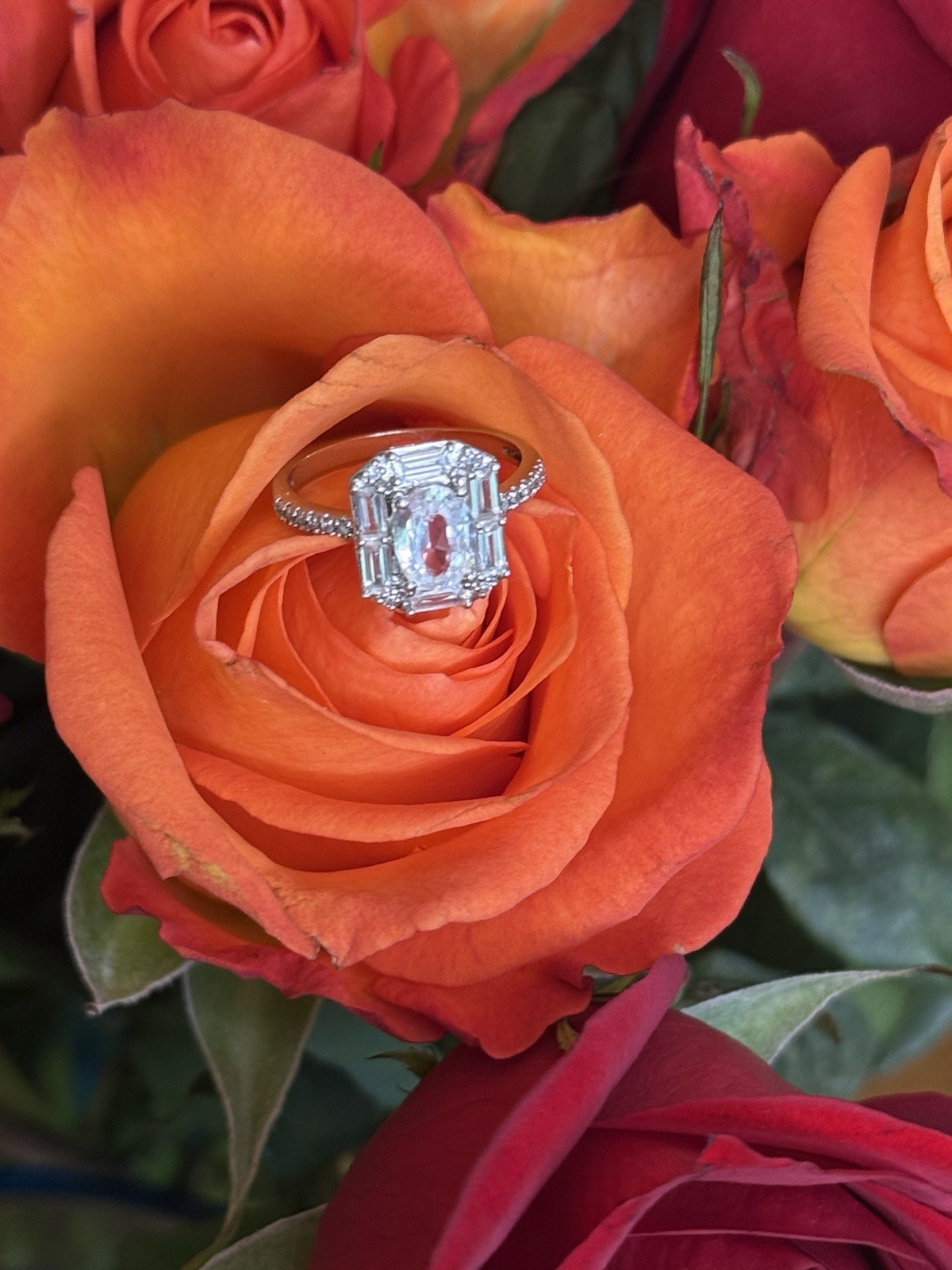 * 10K White Gold White Sapphire Ballerina Cluster Ring w/ Diamond Accents Size 8