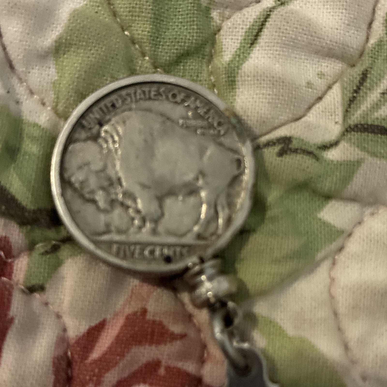 Buffalo Coin Pendant Necklace Silver Tone Round Coin Charm Mesh Chain