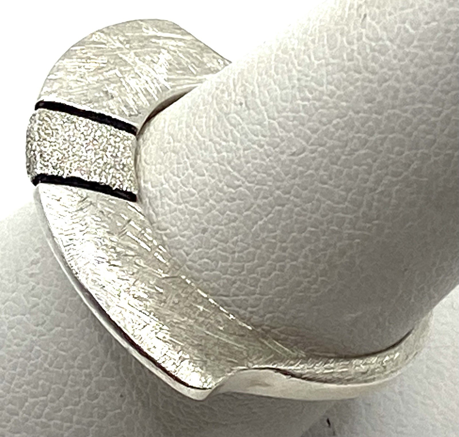 Israel Sterling Silver / 925 Textured Designer Ring Size 9 Signed