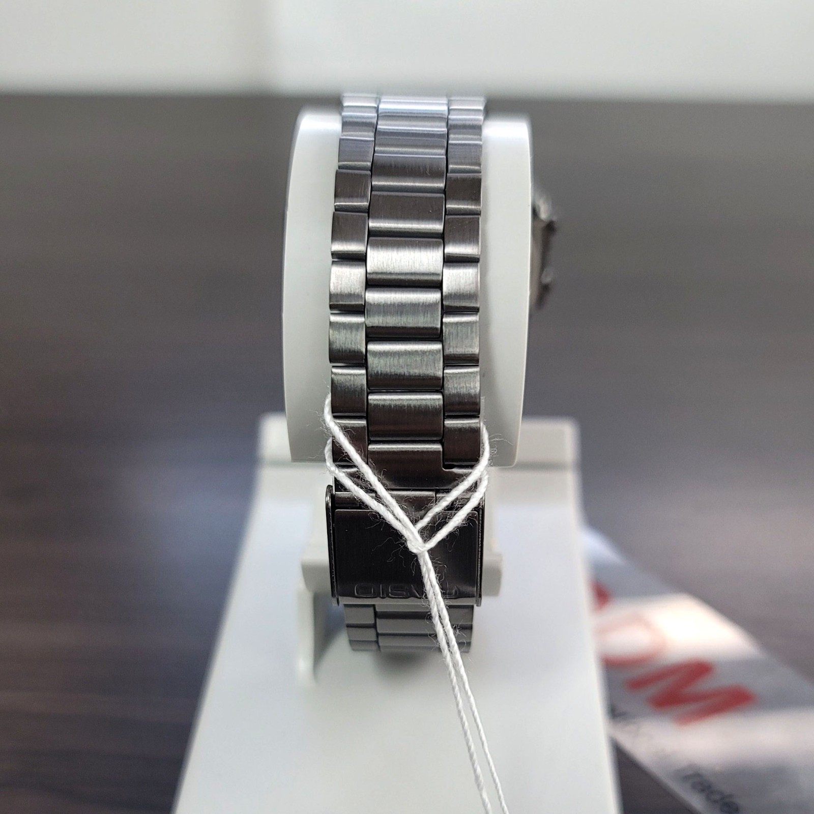 Casio A168WGG-1B Vintage Fashion Electronic Metal Watch New Original