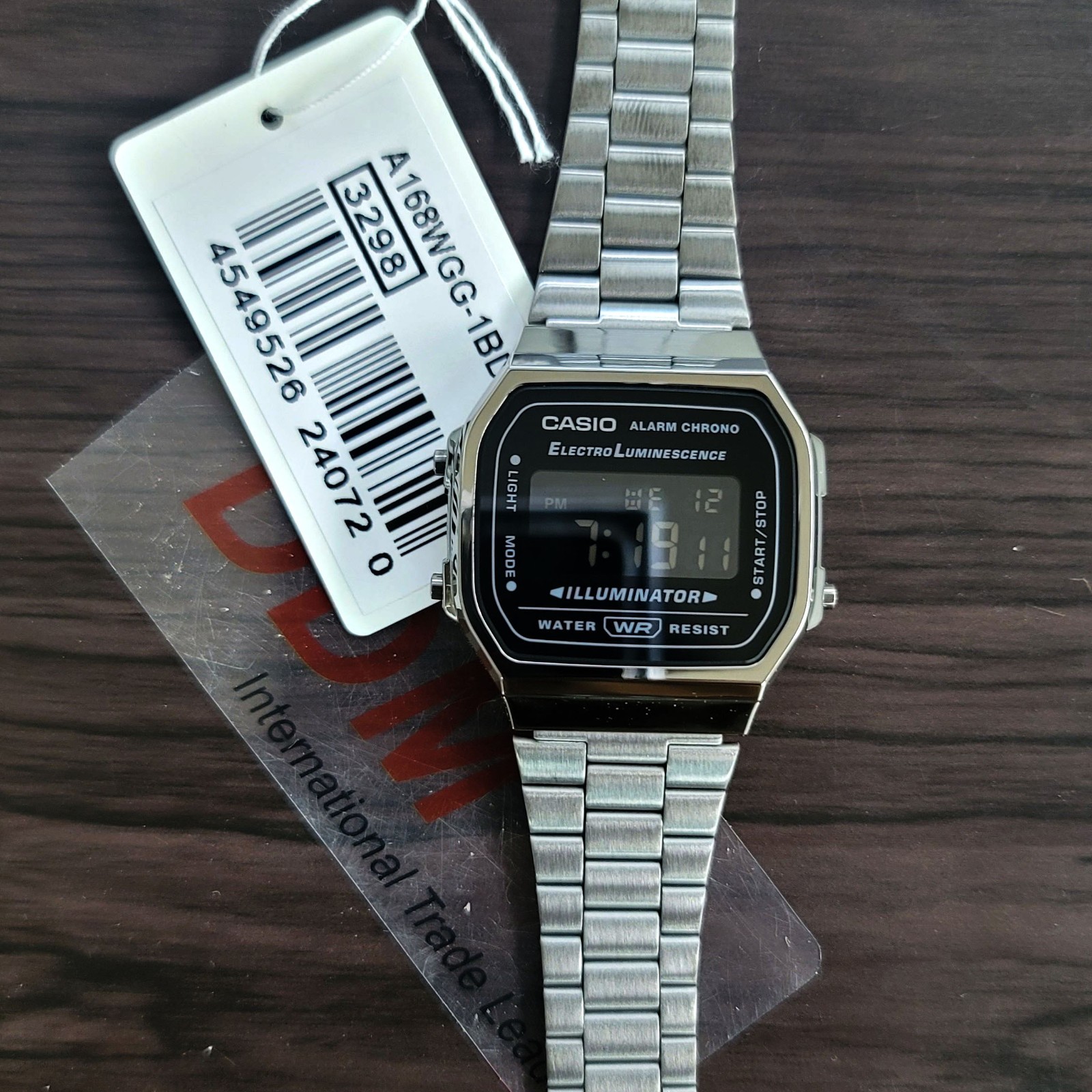 Casio A168WGG-1B Vintage Fashion Electronic Metal Watch New Original
