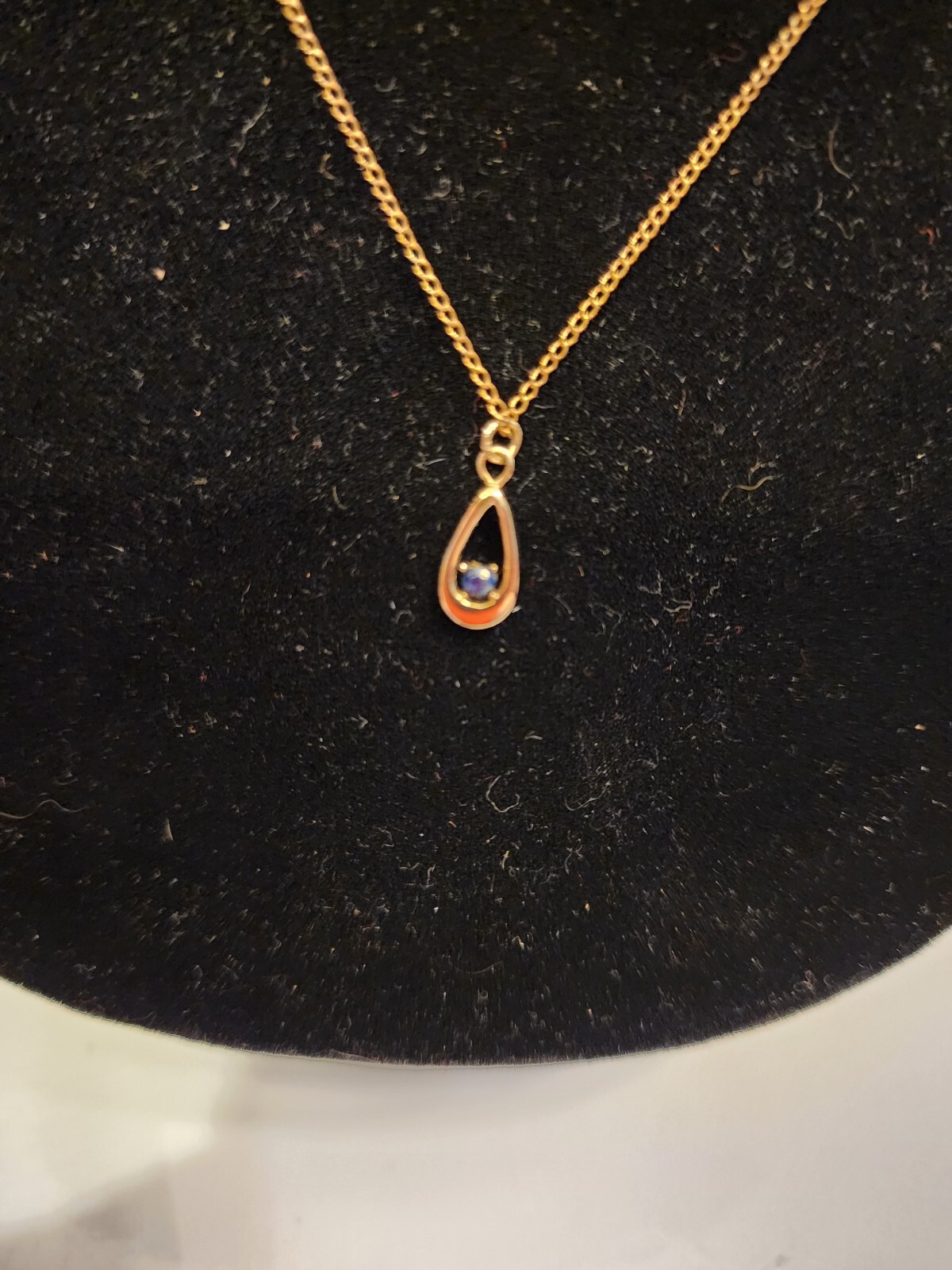 Yellow Gold Necklace 1/2 x 1/4 Inches w/ Stone/Pendant – 19″ Figaro Gold Chain