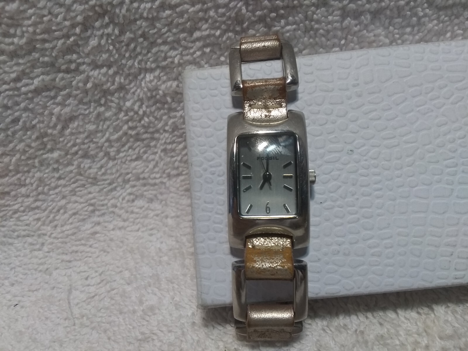 Fossil Quartz Watch Silver Dial Case Faded Pink Lather Link Band New Bat Works