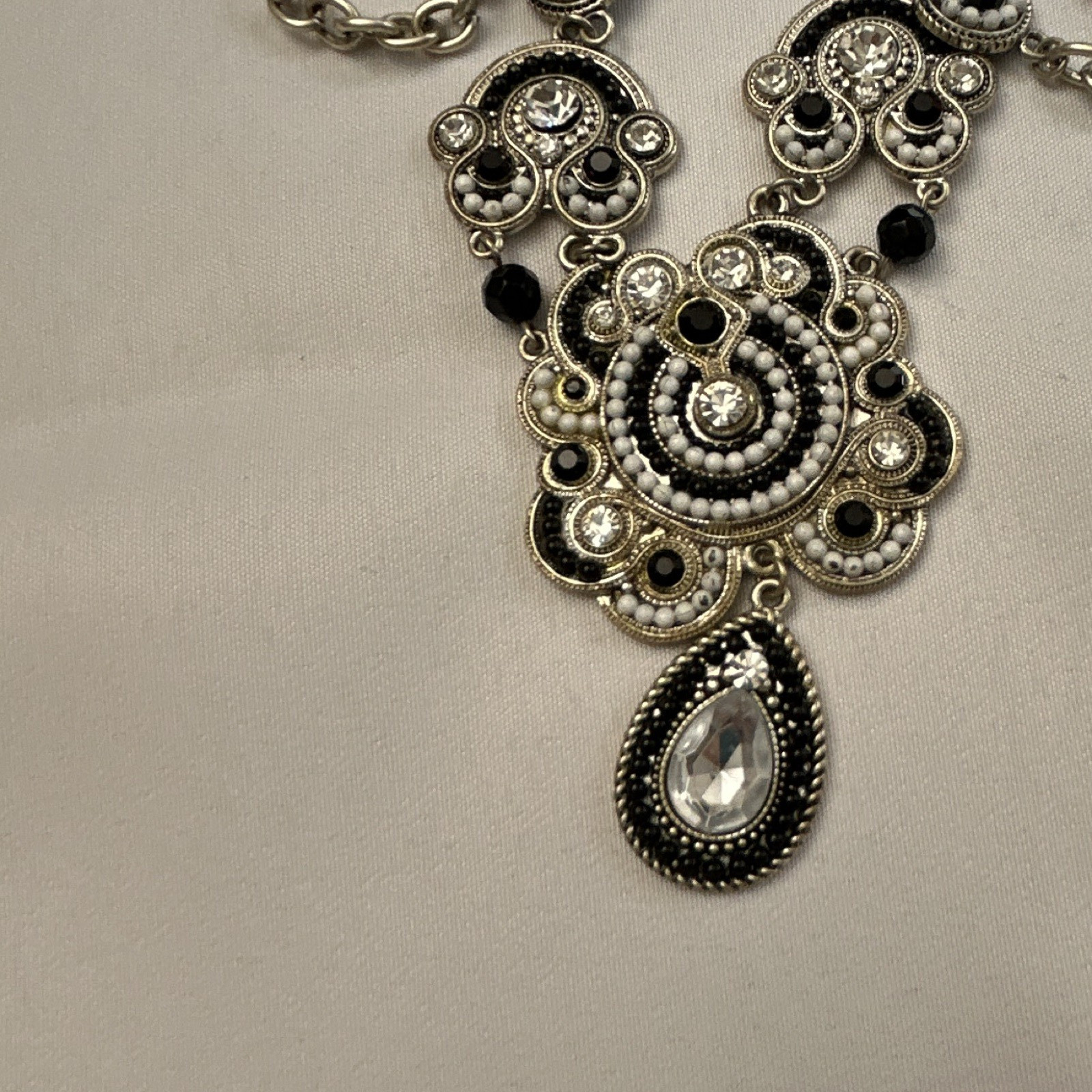 Lia Sophia Silver Tone Cable Chain Floral Pendant Necklace Clear/Black Crystal