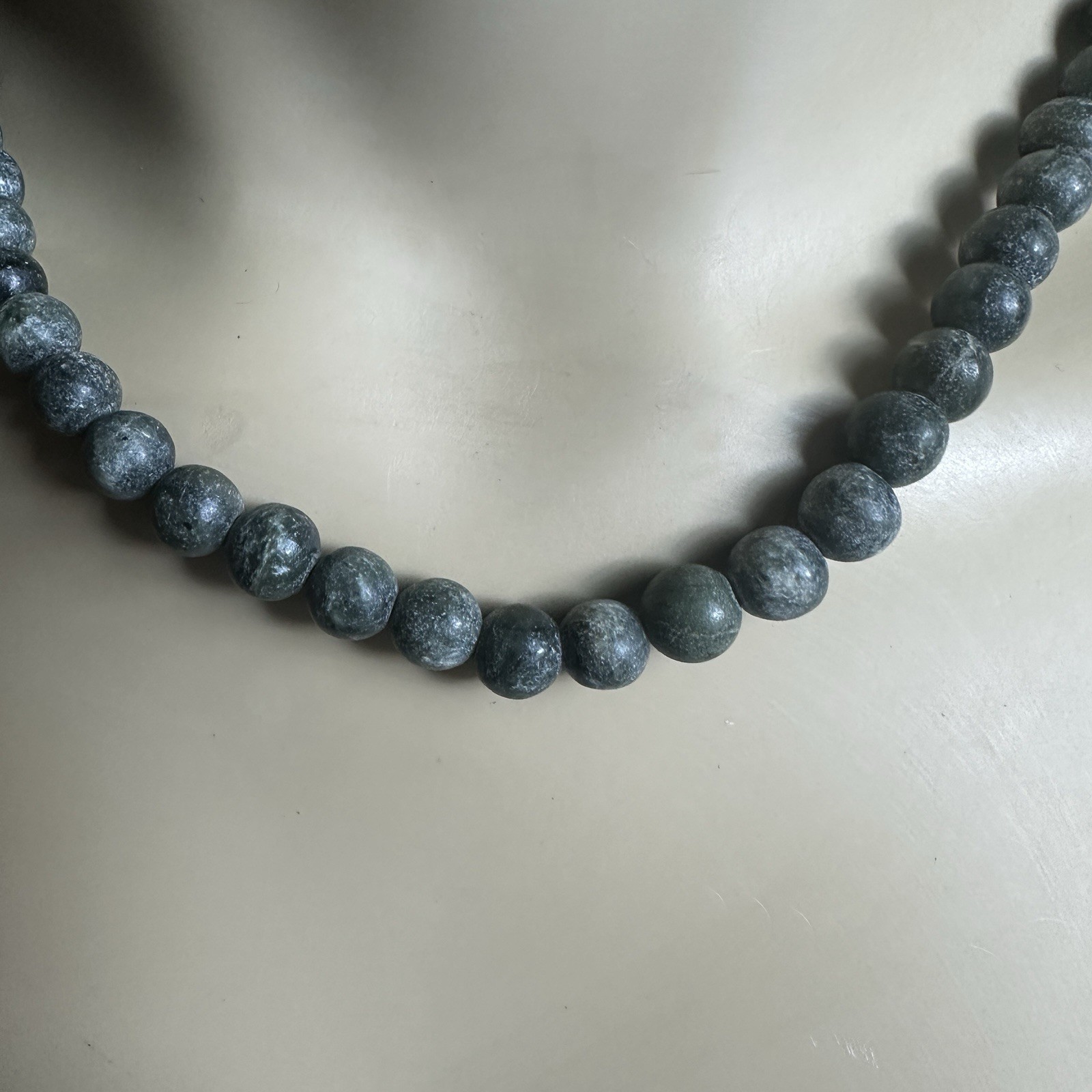 VTG 1960s Beaded Necklace 16 Inch Green Gray Round Steatite Barrel Clasp Asian