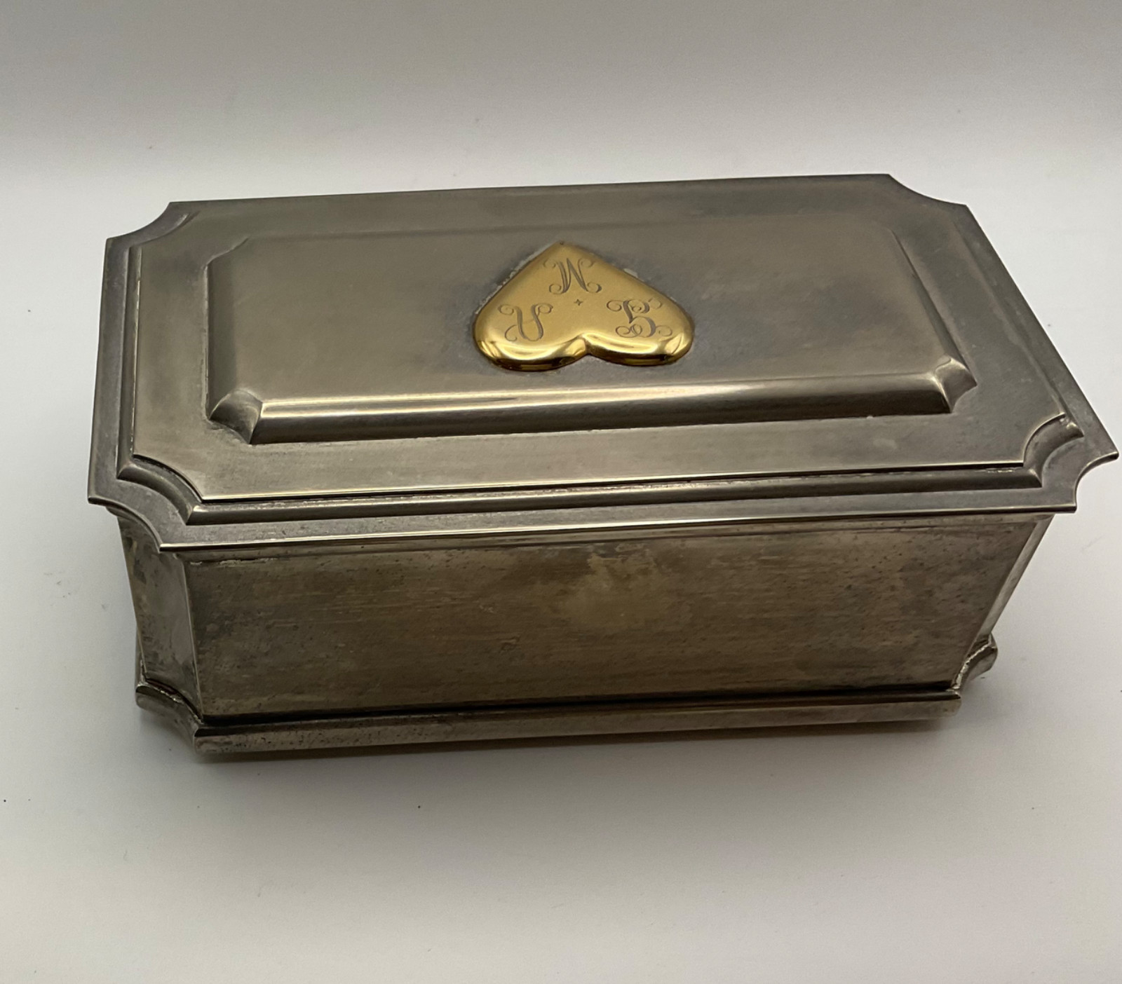Lenox Williamsburg silver plated jewelry box with heart 7×4 1/4×2 1/2 inches