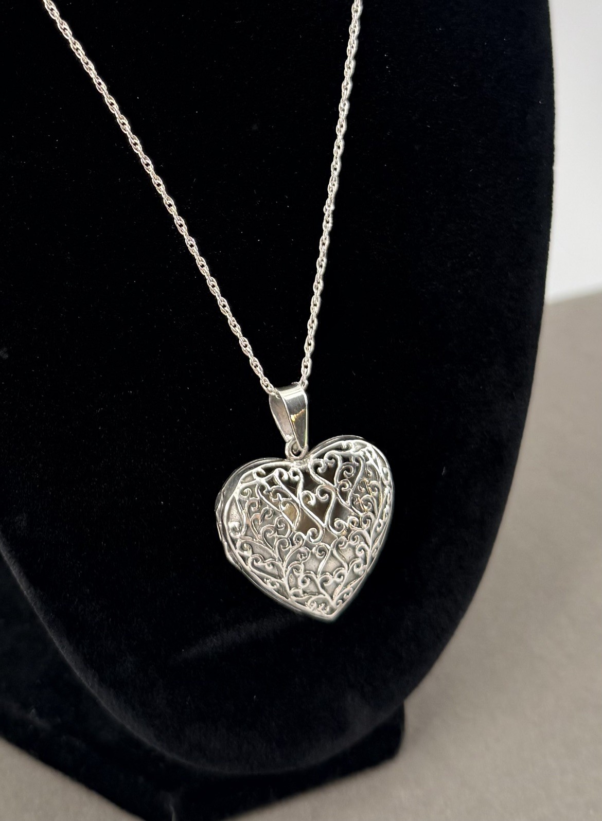Vintage 925 Sterling Silver Filigree Heart Locket Necklace 30mm 18″ Chain 13.1g