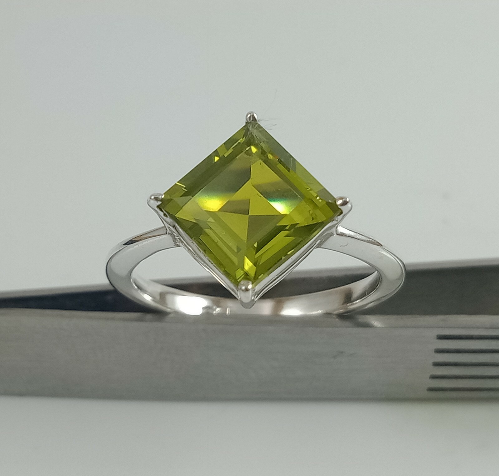 Gorgeous Zultanite Ring-Seven Color Changing Ring-Unique Zultanite Ring