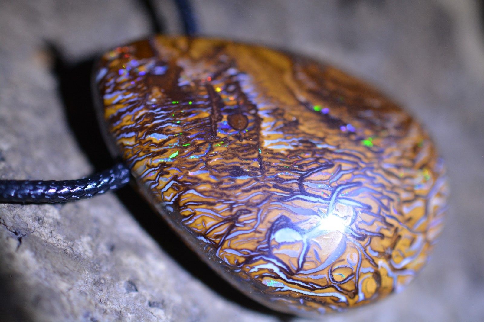 81ct 35x25x11 Nice Multicolor Koroit Nut Boulder Matrix Opal Australia gem