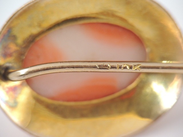ANTIQUE VICTORIAN 1OK GOLD CARVED CORAL FEMALE STICK PIN