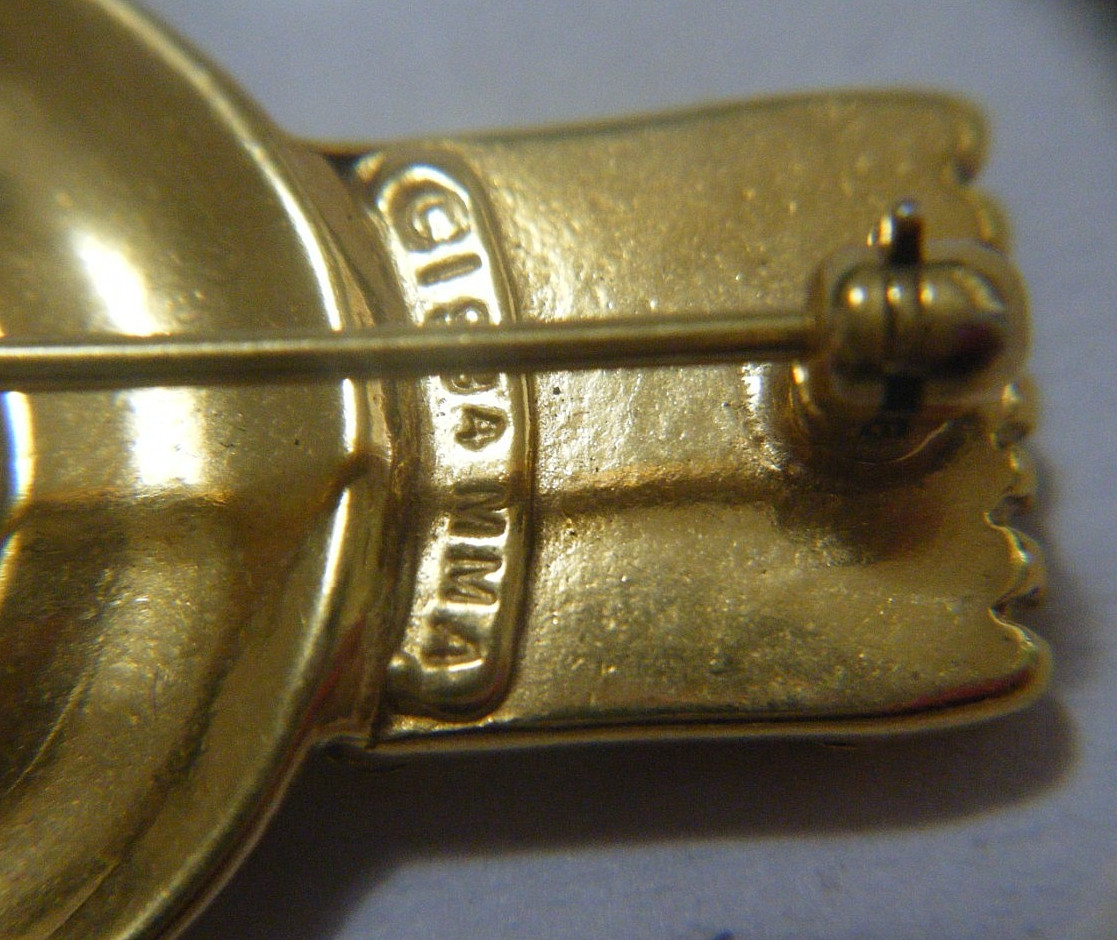 Vintage 1994 MMA Metropolitan Museum Gold Tone Hercules Love Knot Bar Pin Brooch