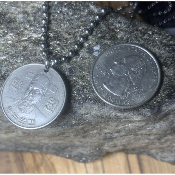 South Korea 100 Won Coin Pendant Unisex Necklace Admiral Yi Sun-sin Seoul. A1