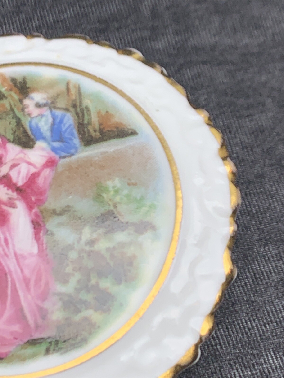 COALPORT Courting Couple Pin Brooch 2-1/8″ Made in England HALCYON DAYS ENAMELS