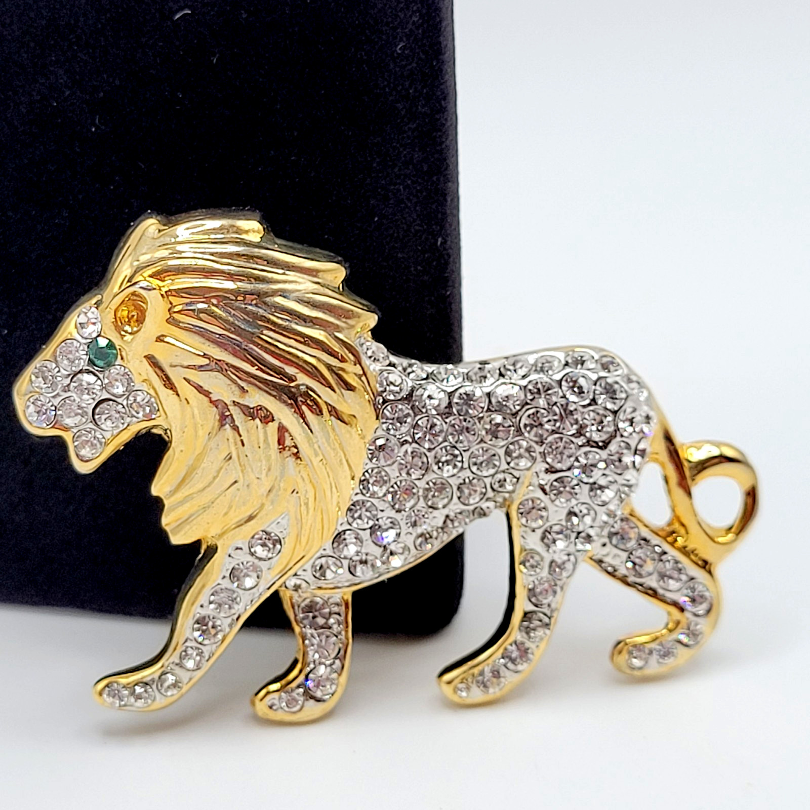 Lion Walking Curled Tail Green Eye Pave Sparkling Crystal Gold Tone Vtg Brooch