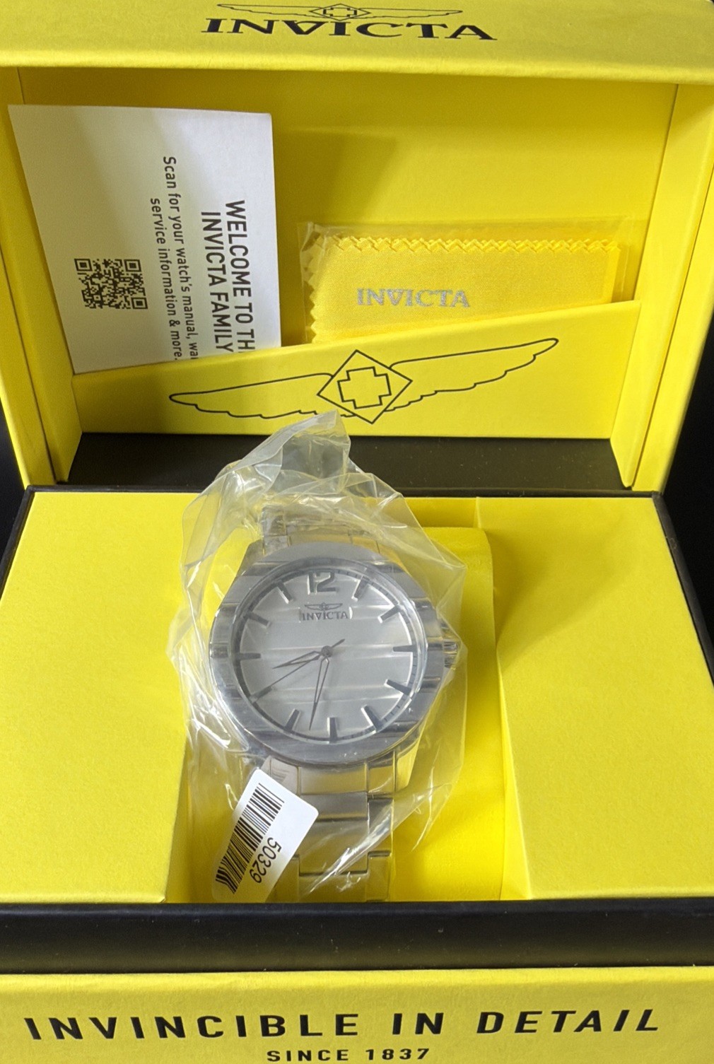 Authentic Invicta 50329 Quartz Watch Silver Dial Stainless Steel 43mm Men