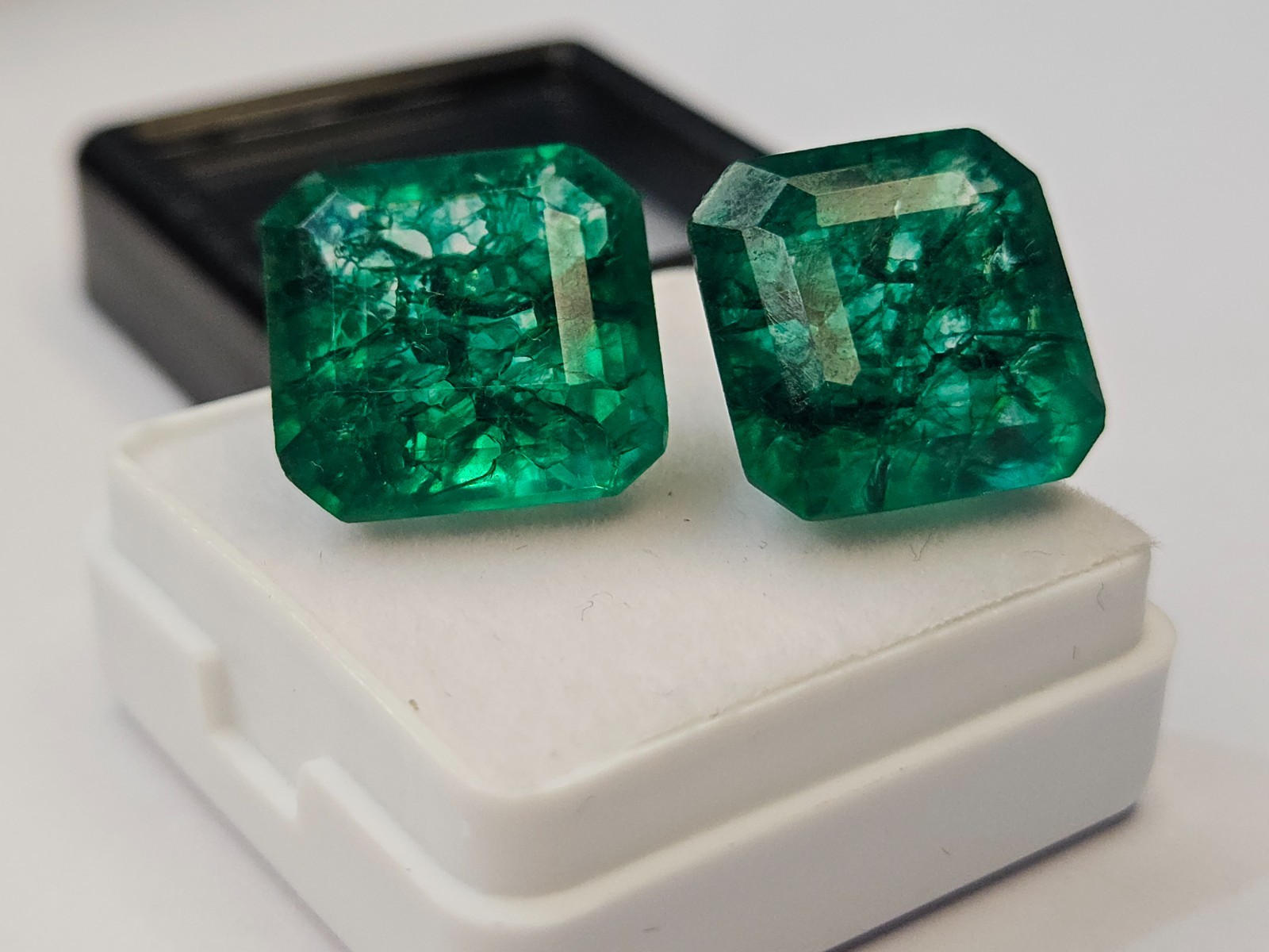 A++20–22 Ct Colombian Emerald Square Certified Natural Green Pair Gemstone