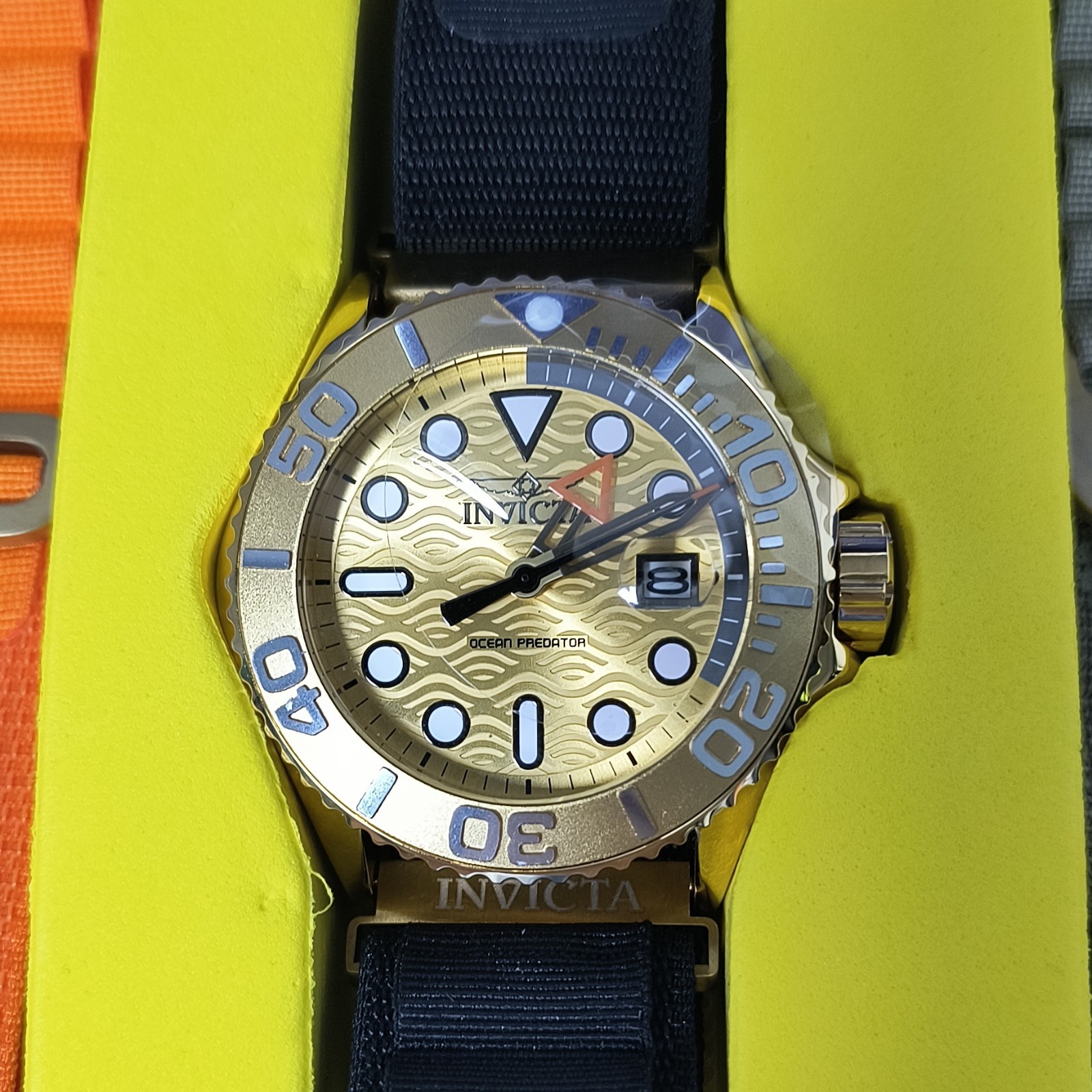 Invicta Ocean Predator Quartz 200m 48mm Gold Dial Diver Strap Set Box Papers