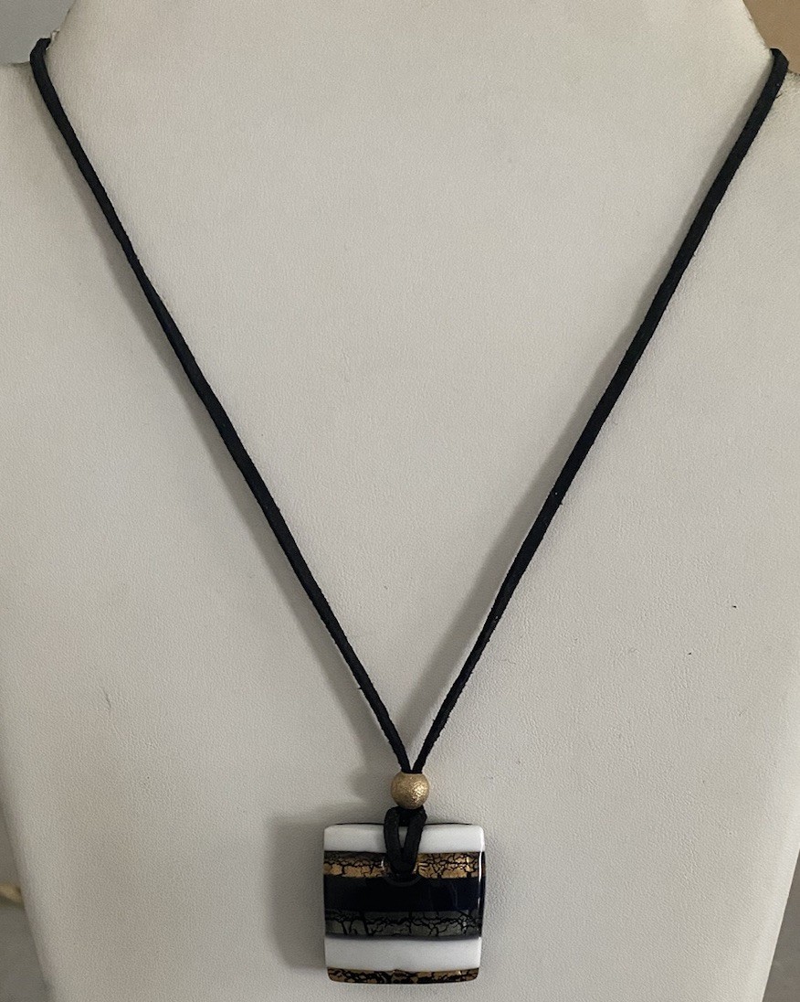 Beautiful Vintage Vetro Artistico Murano Pendant Suede Necklace 19.5”