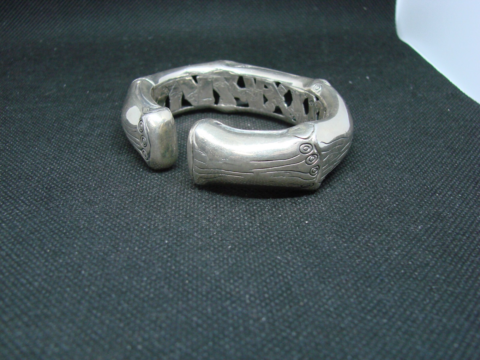 JOHN HARDY Sterling Silver BAMBOO Hinged Cuff Bracelet 2 1/2″ across 93g !