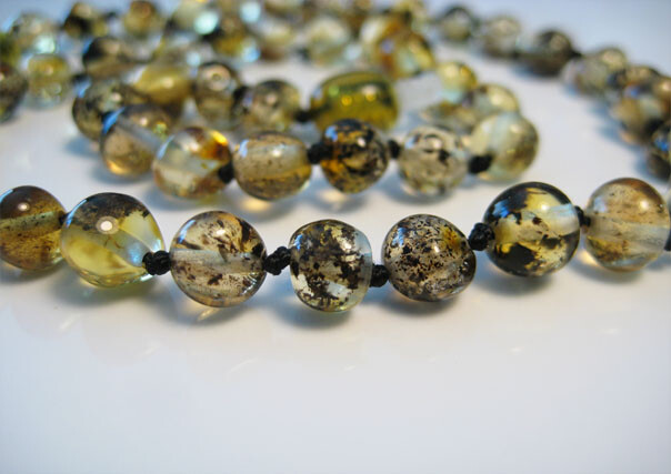 Genuine Green Elegant Baltic Amber Necklace 20 in 51 cm !!!