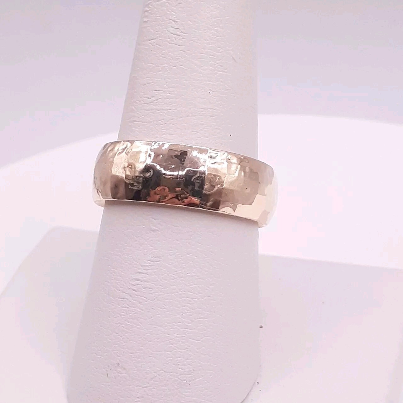 14K Yellow EternaGold Faceted Hammered 7mm Wide Band Ring sz8