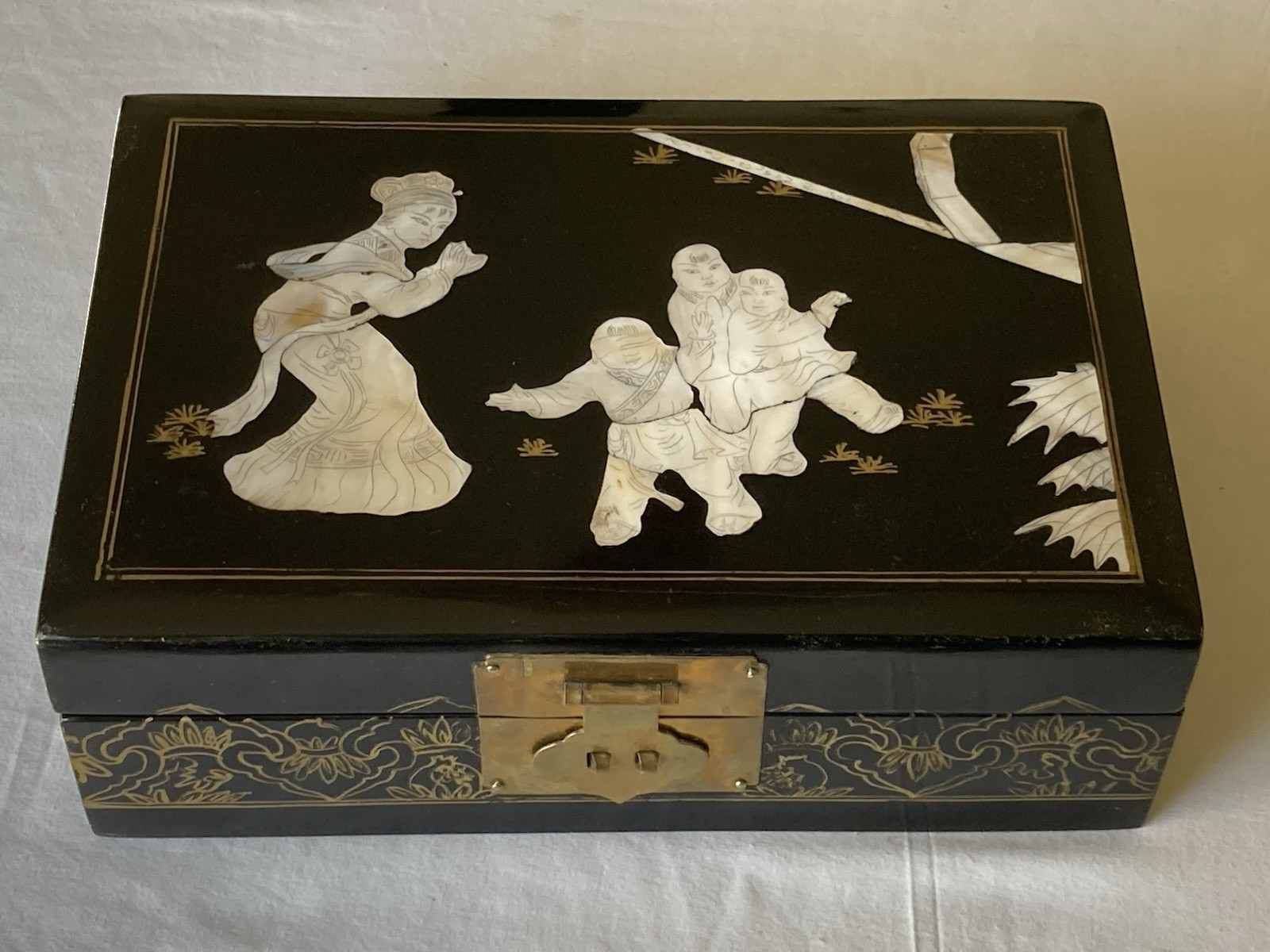 Mid Century Black Lacquer Asia MOP Inlaid Jewelry Box With Removable Tray