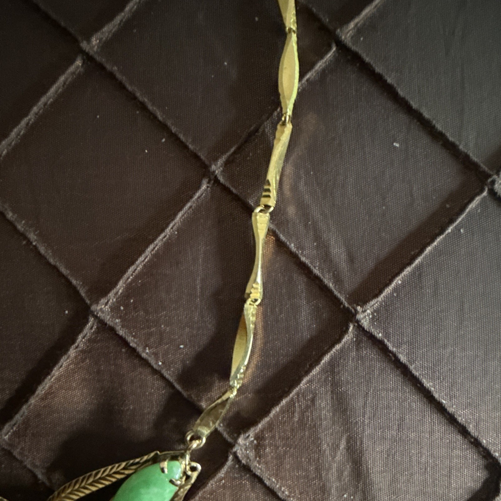 Gold-Tone Bar Link Necklace Green Oval SKade Asymmetrical Pendant Red stone