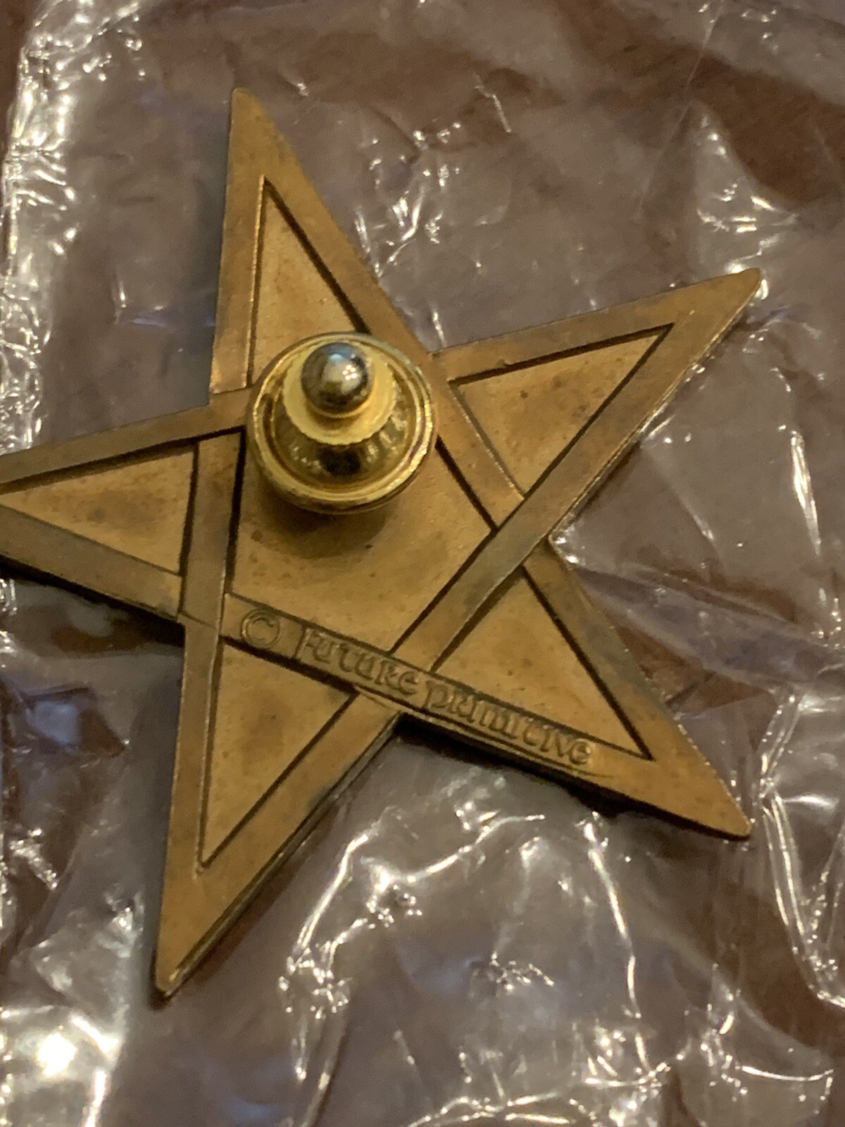 RARE HOLLYWOOD 5 STAR BADGE PIN FUTURE PRIMITIVE PALM TREE METAL VTG OLD