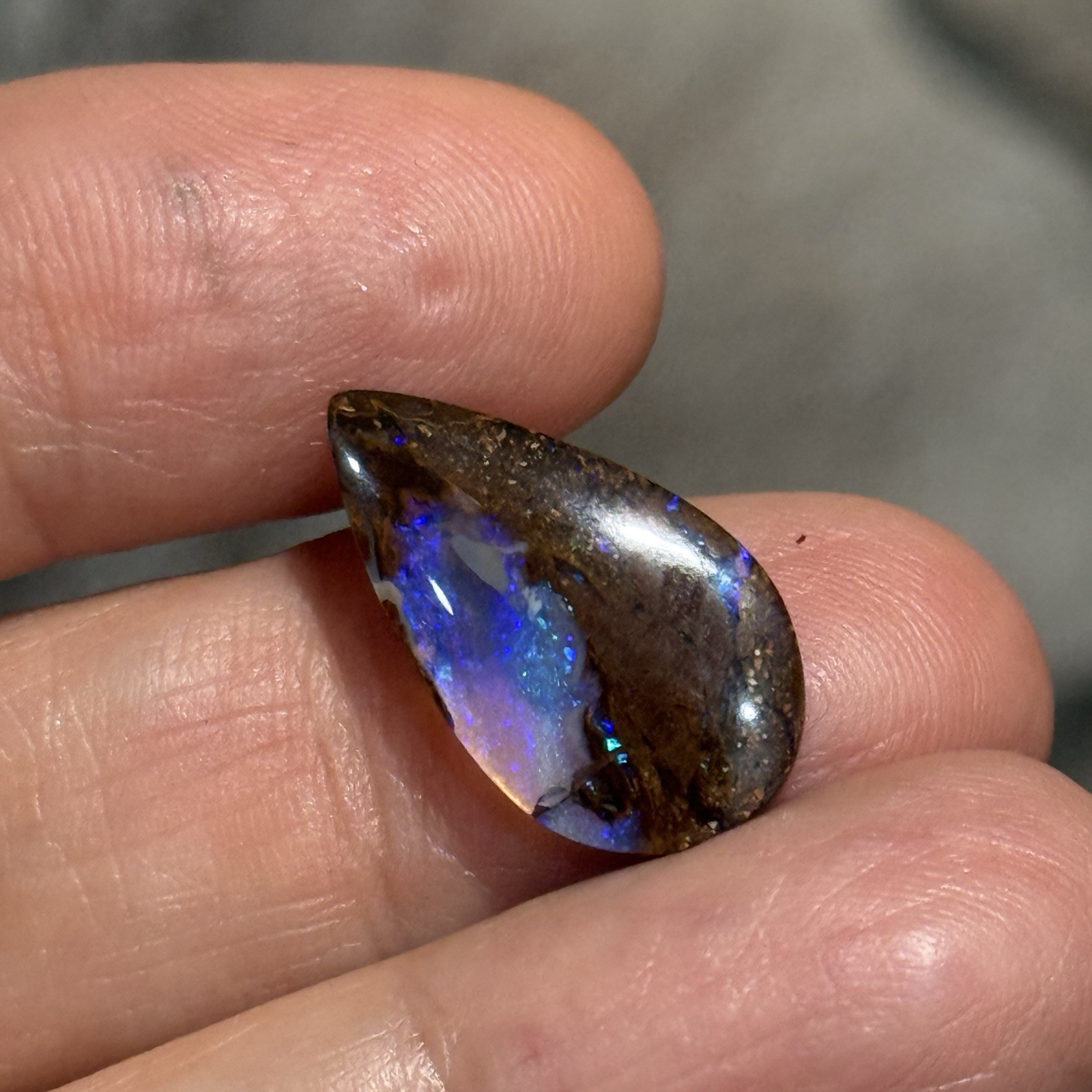 7.8ct 20.5×11.8×4.3mm Purple Crystal Pipe Australian Boulder Opal Cabochon Gem