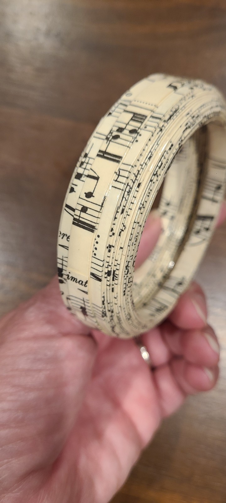 Women’s Bracelet Lightweight Cream Color with Musical Notes 2 3/4″ Opening