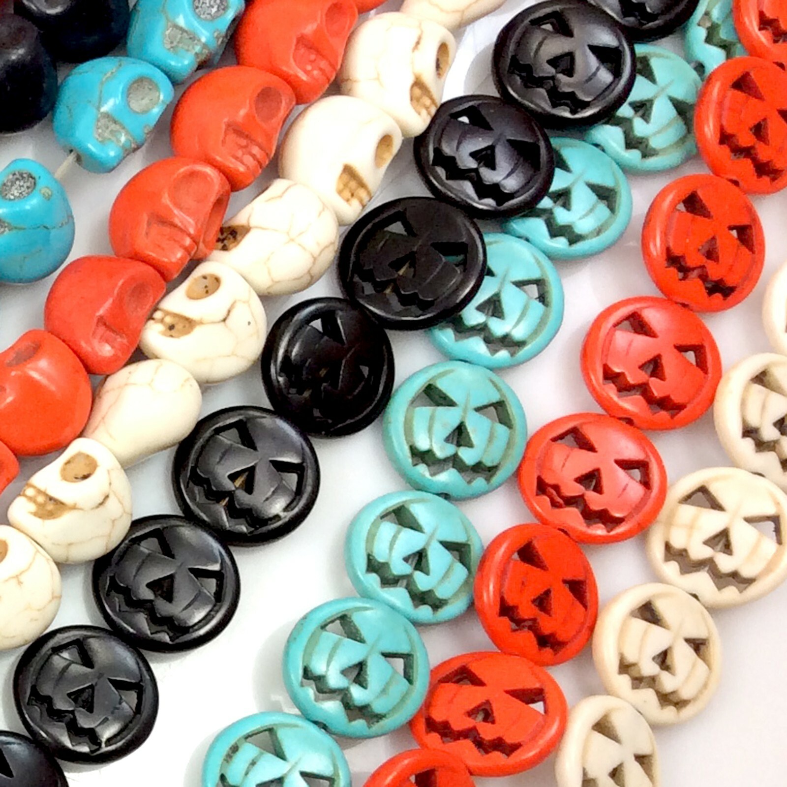 Halloween Decor Howlite Skull Magnesite Turquoise Pumpkin Beads 15″ Bracelet