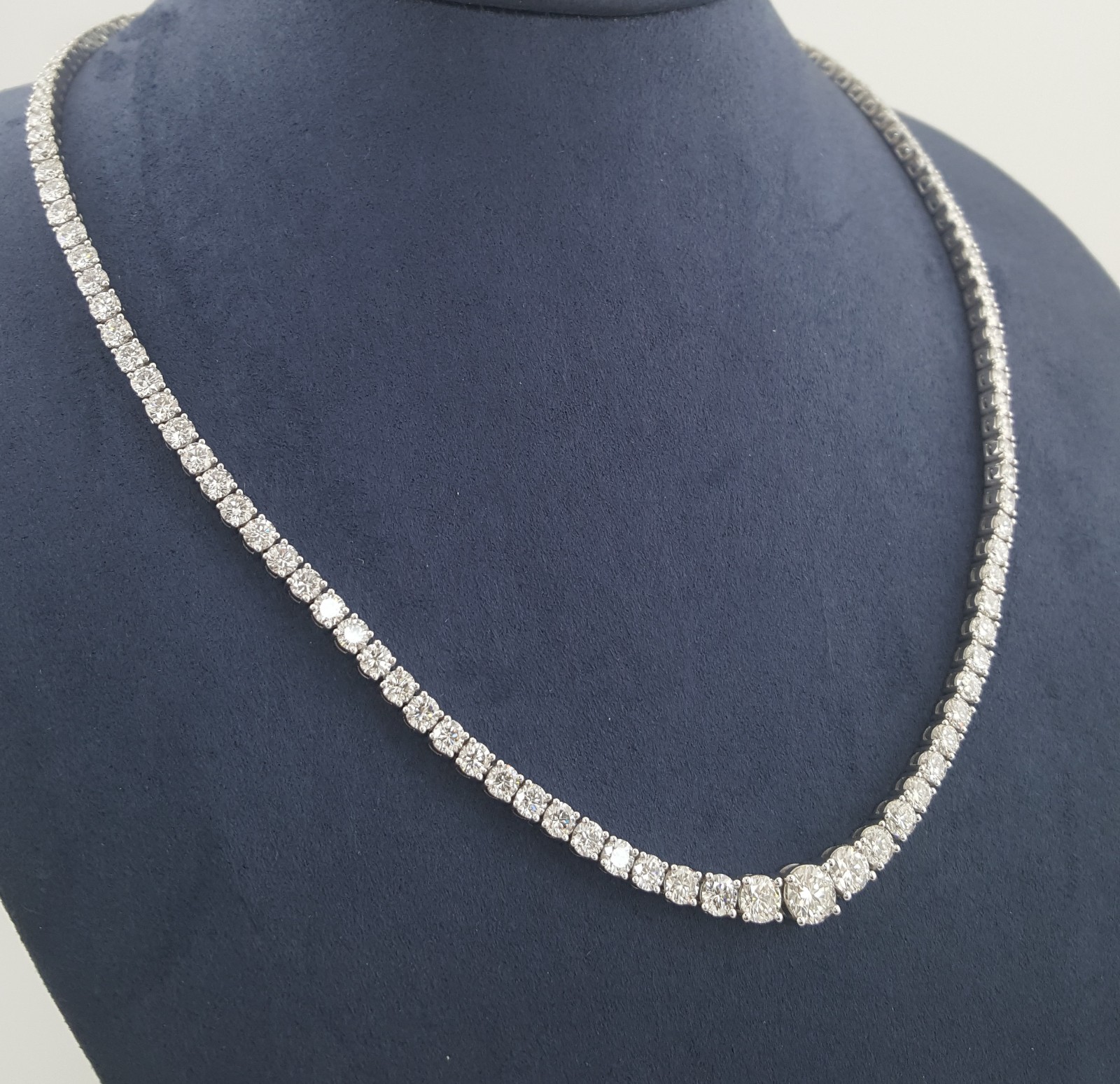 Round Diamond Riviera Tennis Necklace 15.6 ct Platinum 40.5 Grams 17″ Rtl $45K