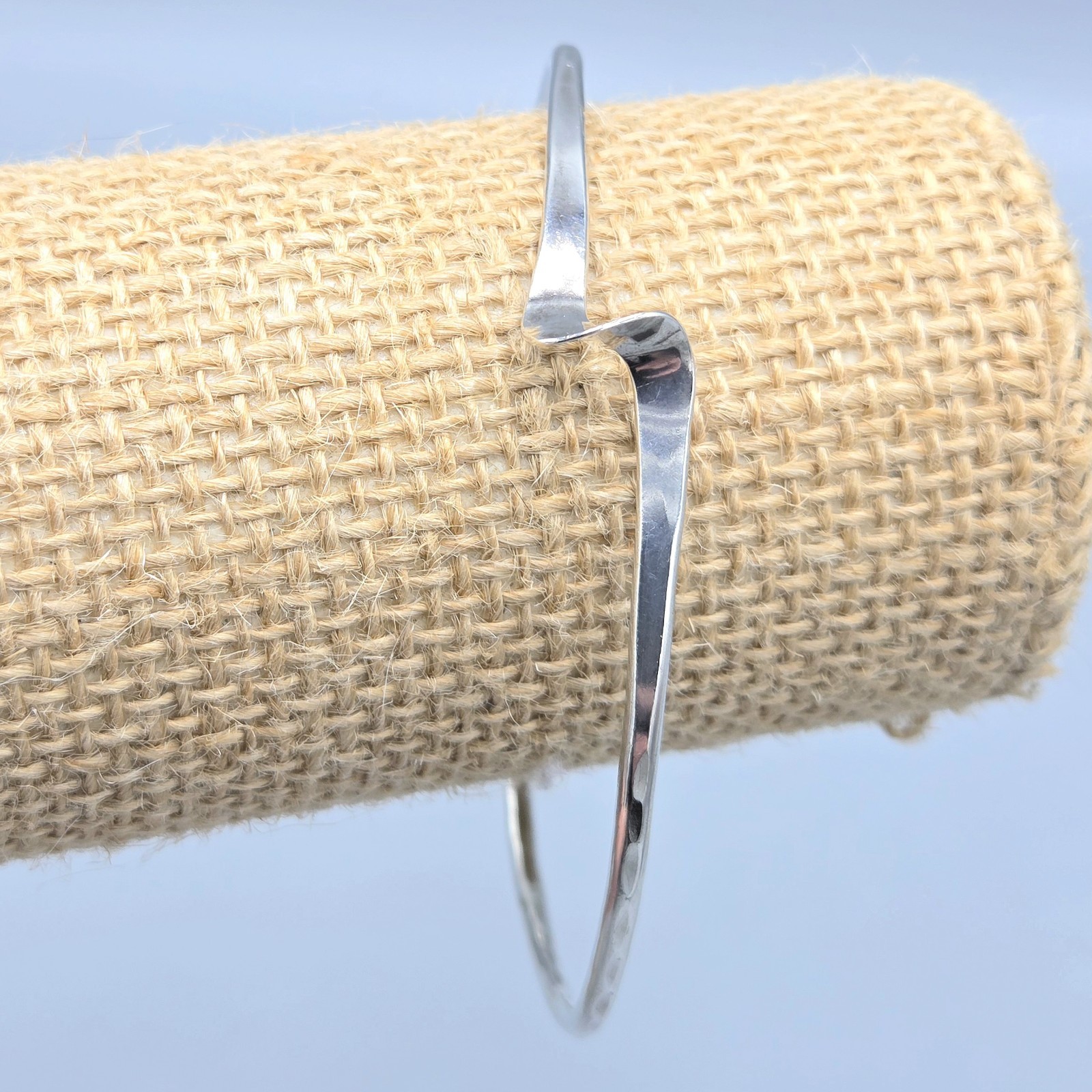 Sterling Silver Hammered Forged 4mm-2.75mm Bangle Bracelet 8.75″ 12.1g
