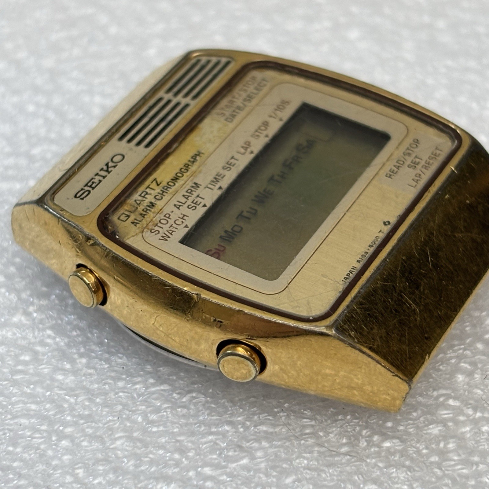 Broken Seiko A159-4000-G Alarm Digital Vintage Men’s Watch Gold Tone – For Parts
